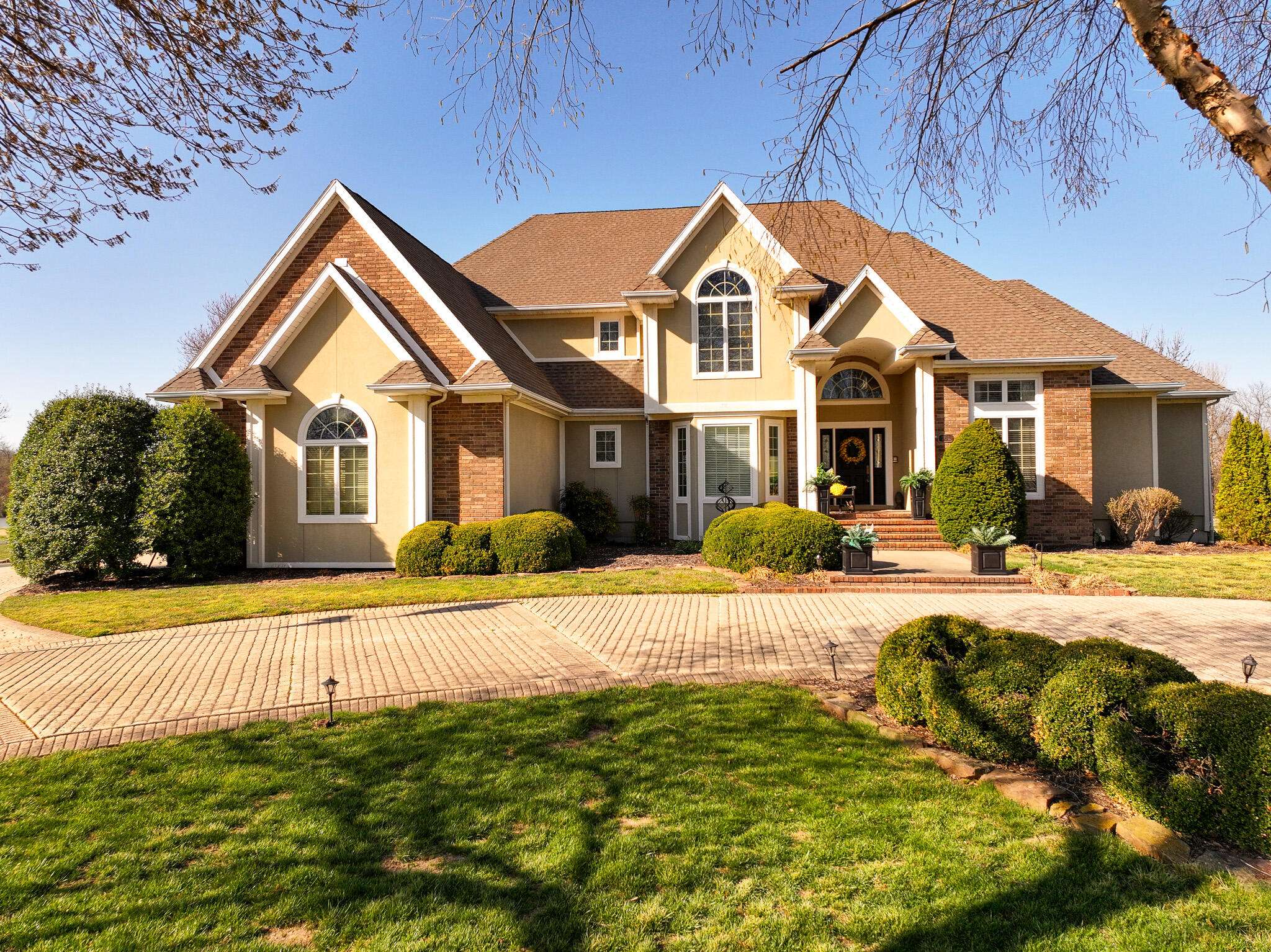 304 Reavley DR, Lamar, MO 64759