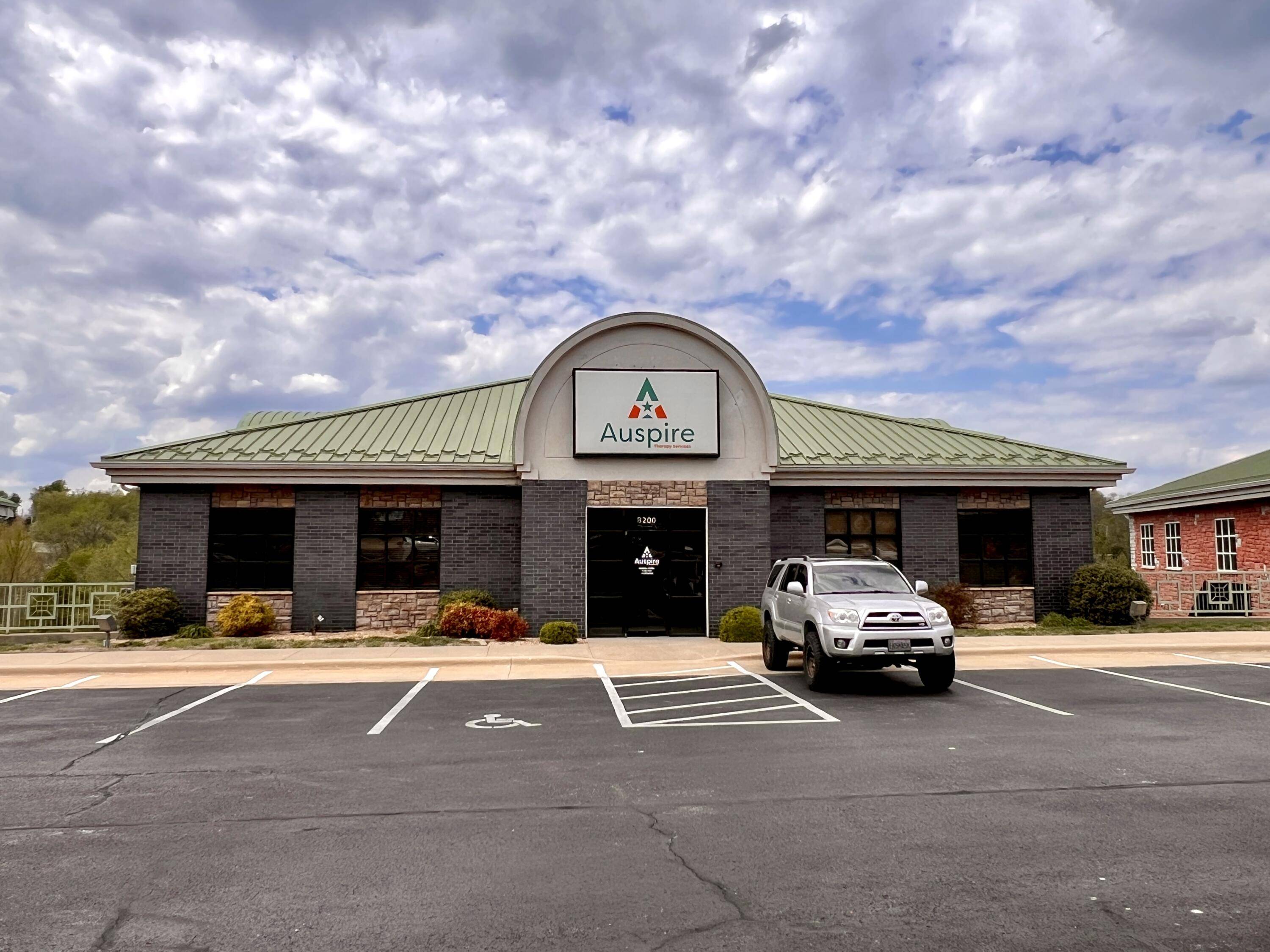 909 E Republic RD #B-200, Springfield, MO 65807