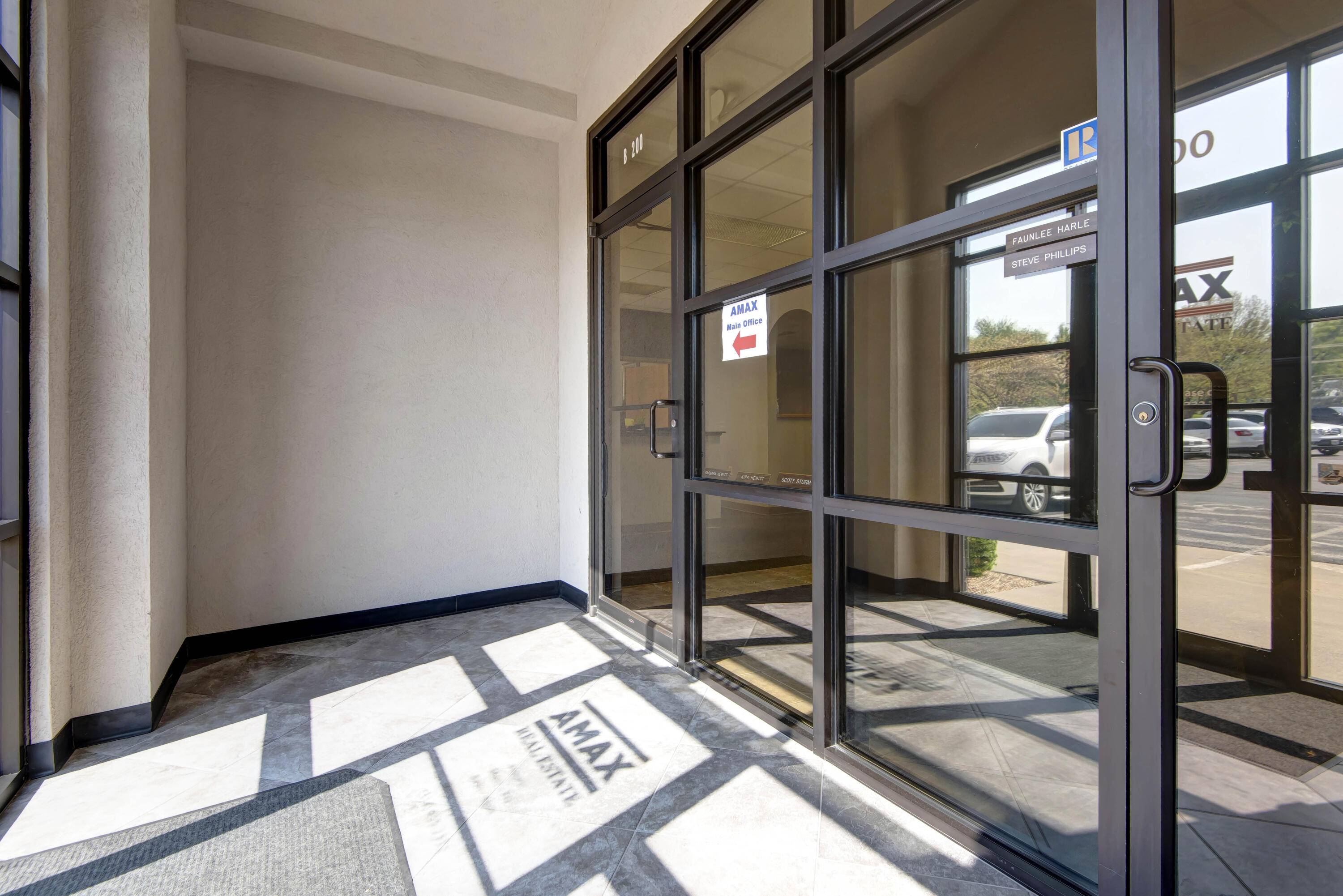 909 E Republic RD #B-200, Springfield, MO 65807
