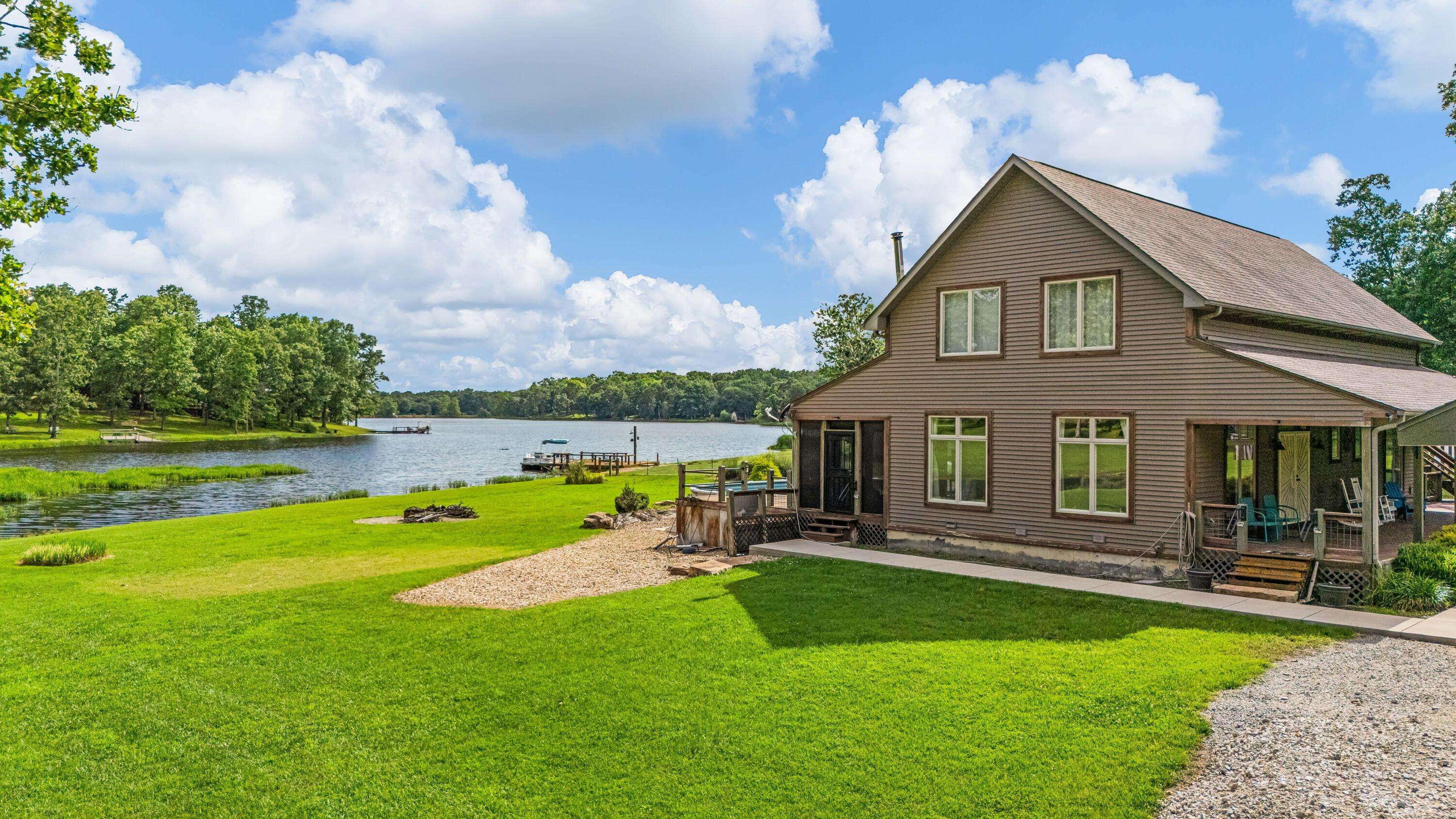 5560 Private Road 8072, West Plains, MO 65775