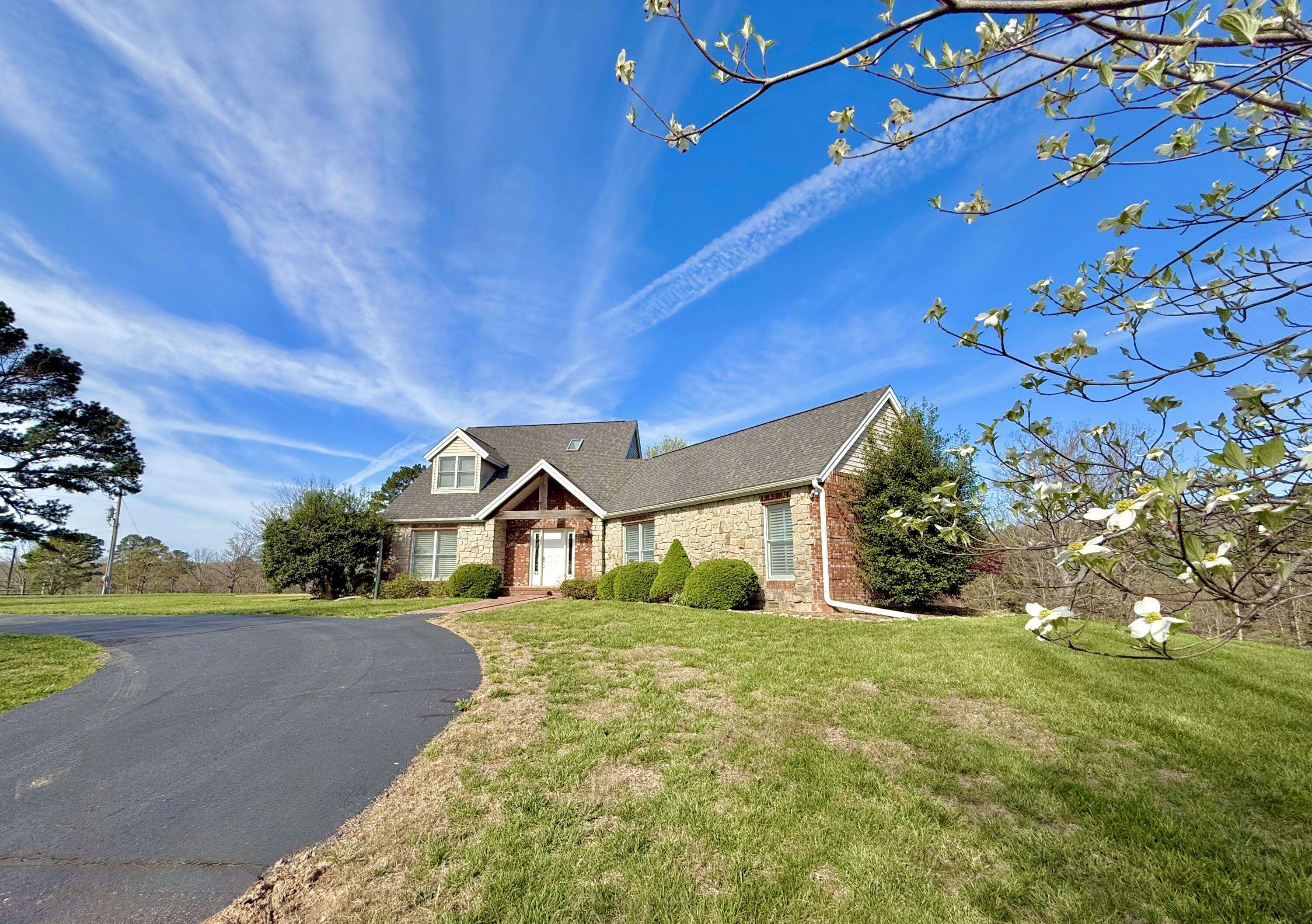 7805 Westwood DR, Houston, MO 65483