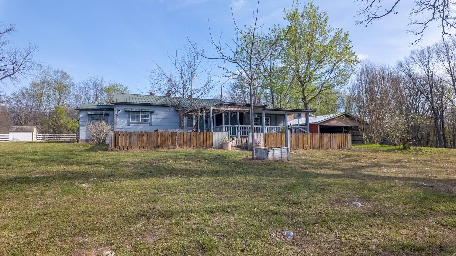1079 Ff HWY, Alton, MO 65606
