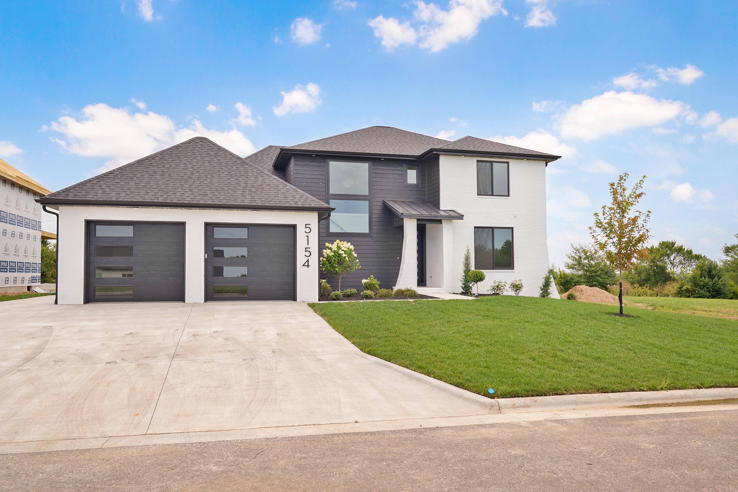 5154 N Seacrest DR, Ozark, MO 65721