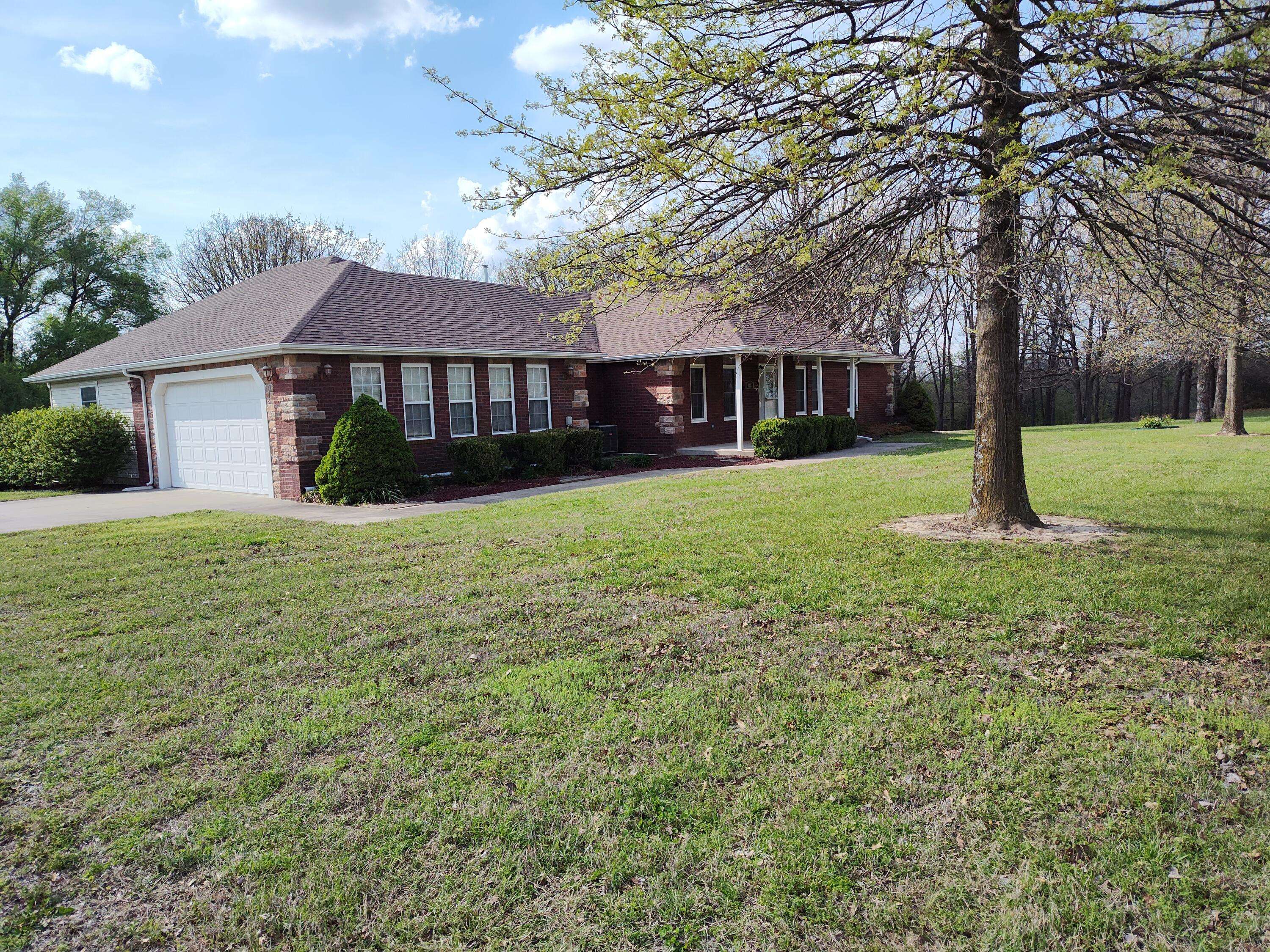 4107 S 118th RD, Bolivar, MO 65613