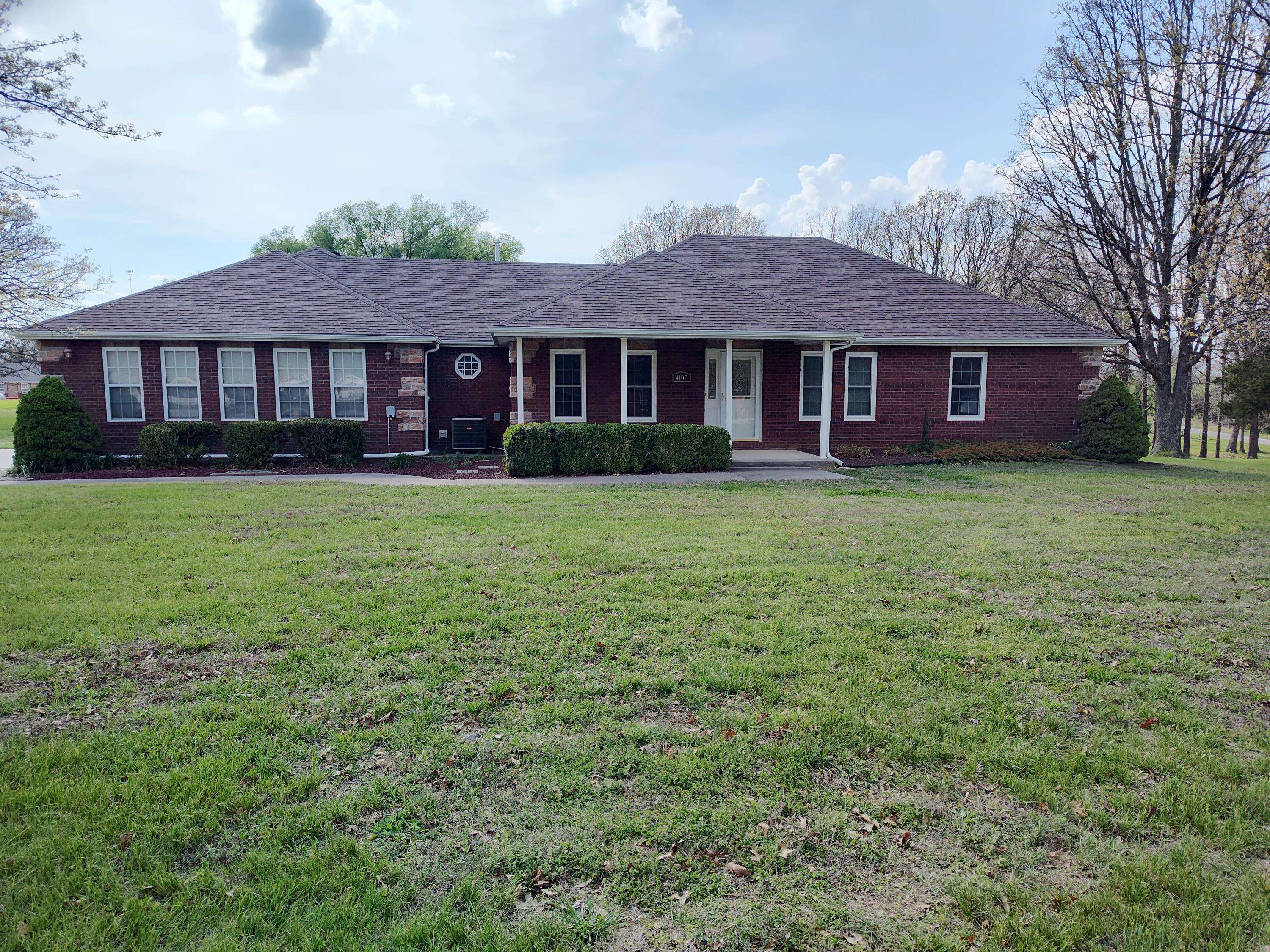 4107 S 118th RD, Bolivar, MO 65613