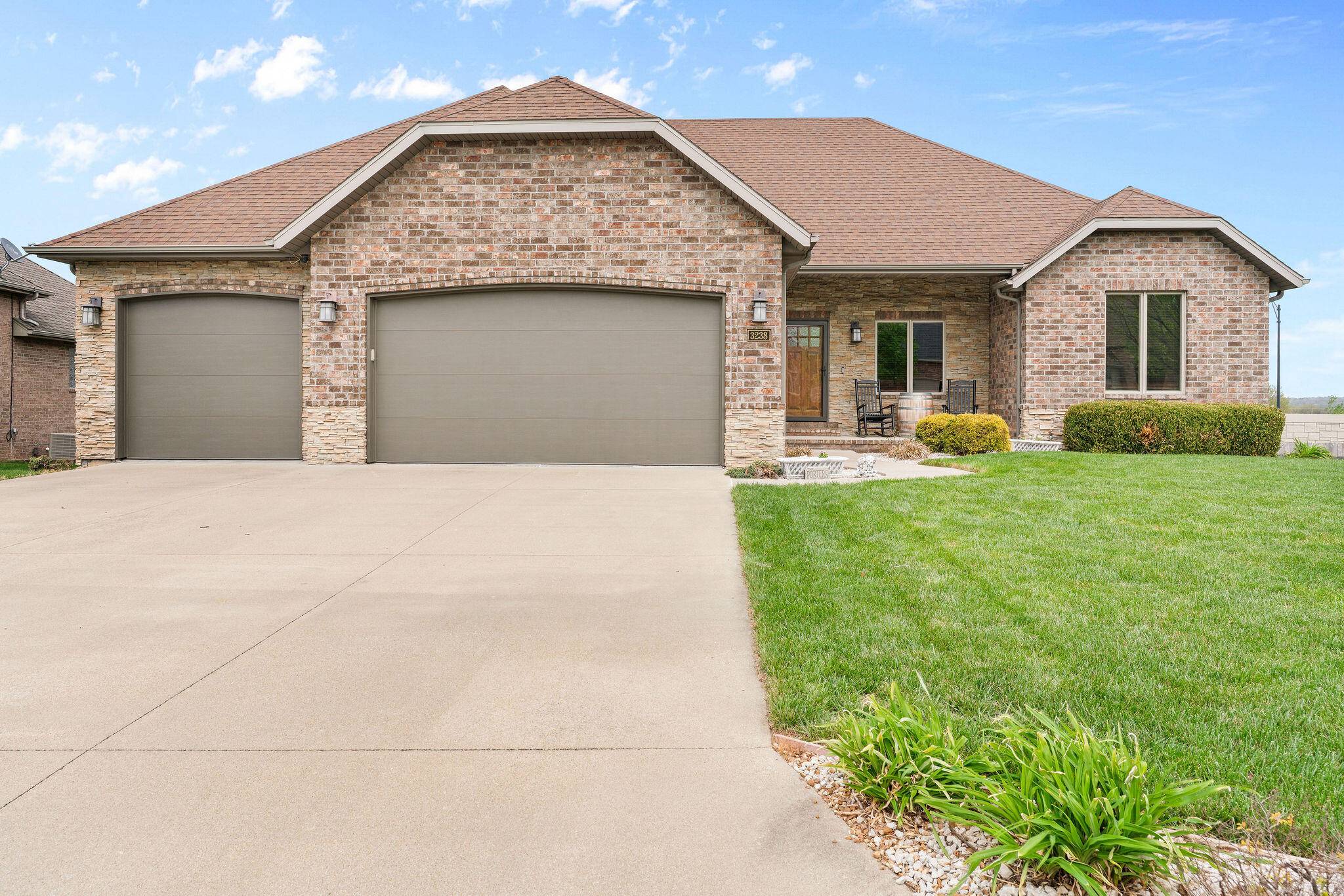 3238 S Juniper AVE, Springfield, MO 65804