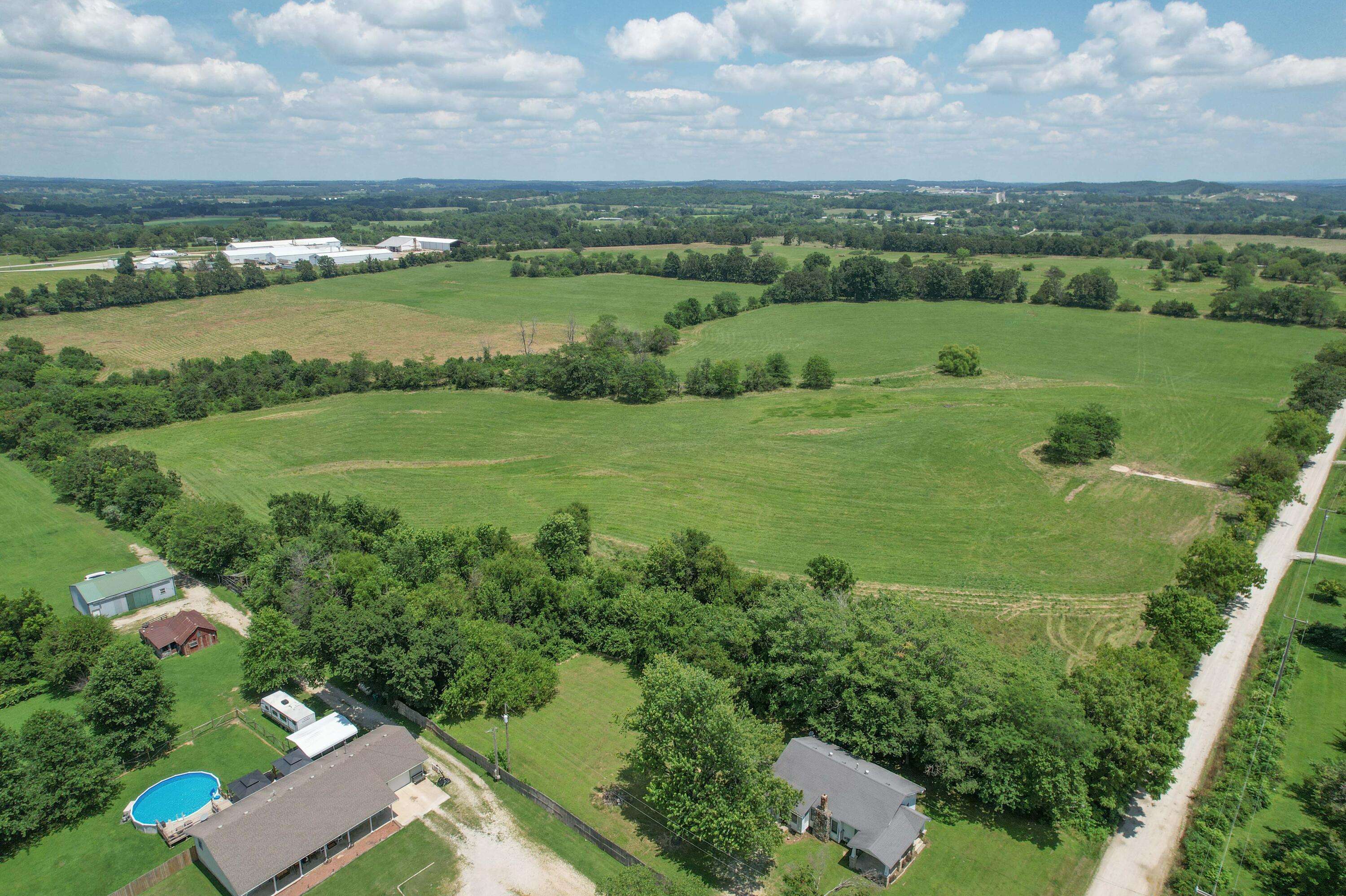 000 Sunshine ST, Mountain Grove, MO 65711