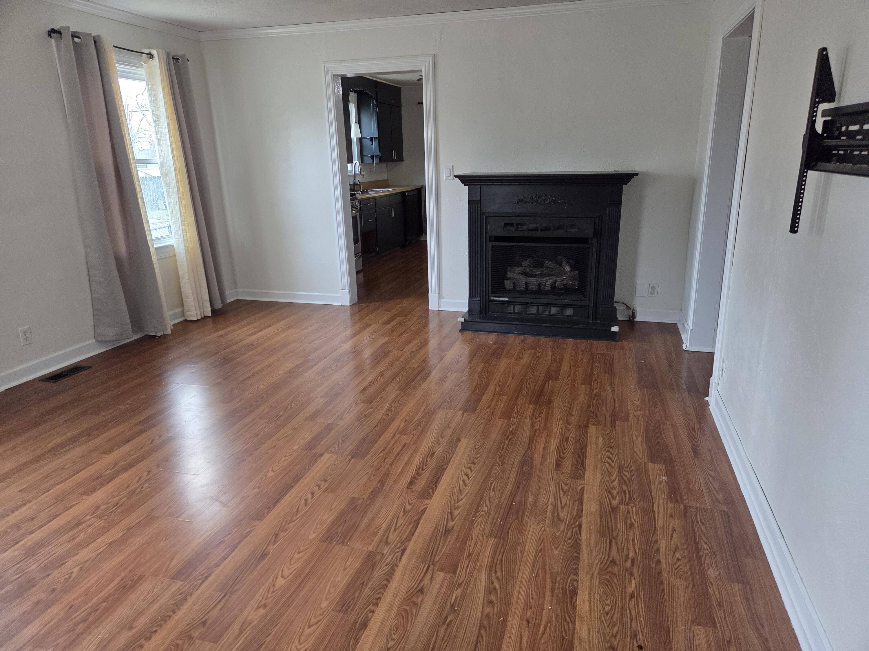 132 S Mc Connell AVE, Joplin, MO 64801