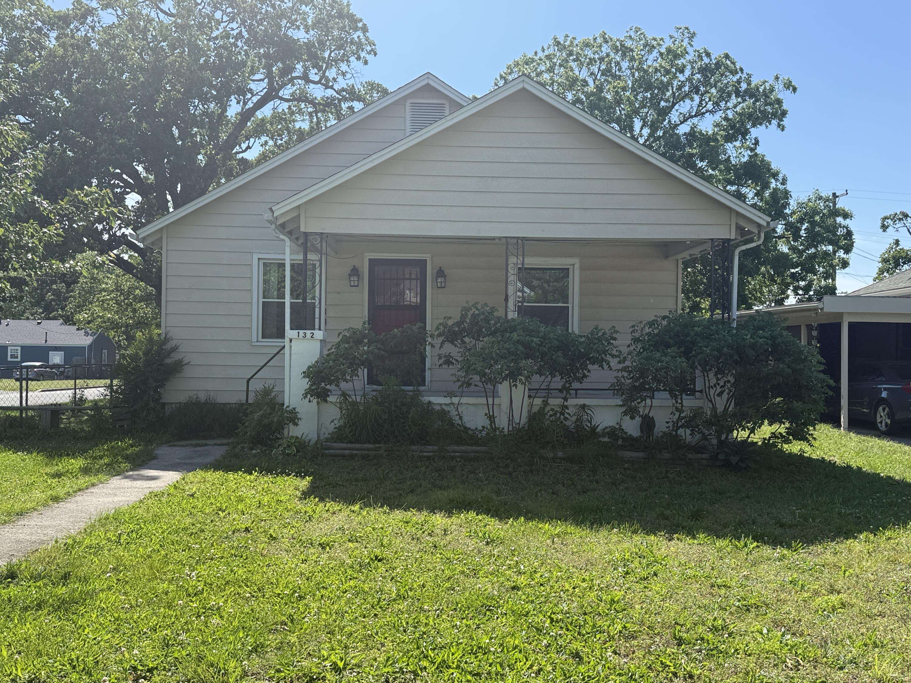 132 S Mc Connell AVE, Joplin, MO 64801