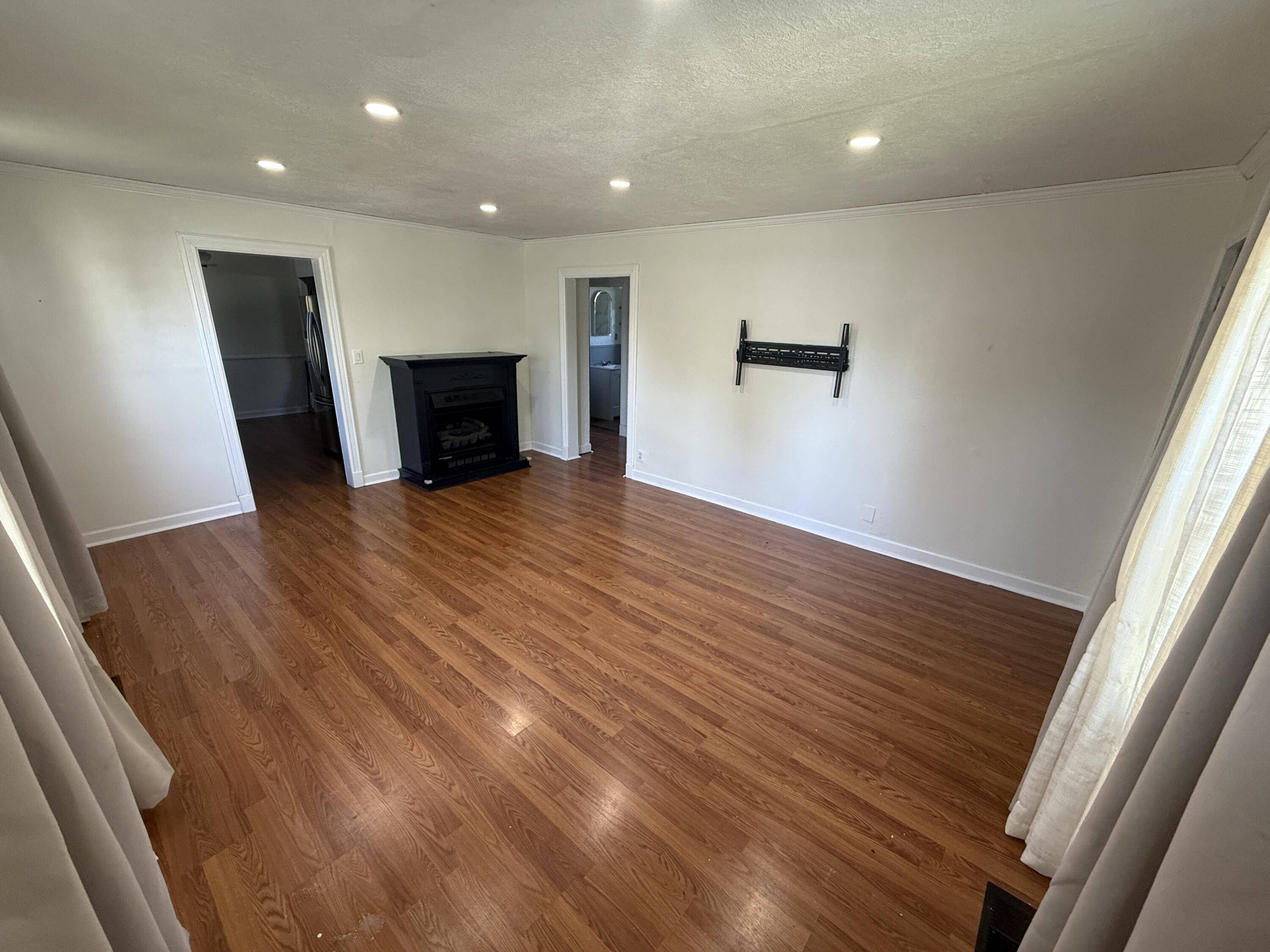 132 S Mc Connell AVE, Joplin, MO 64801