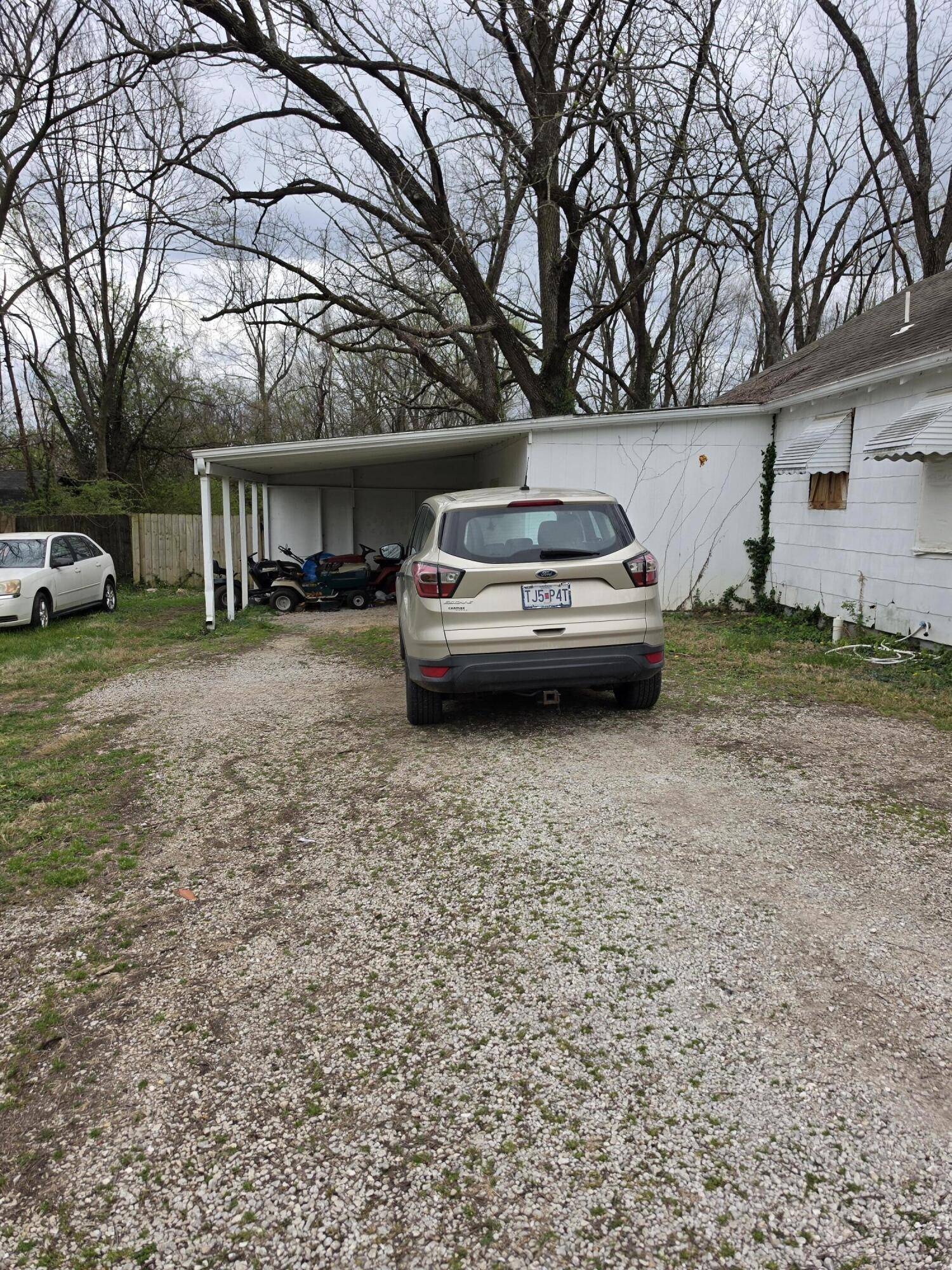 2824 W Chestnut ST, Springfield, MO 65803