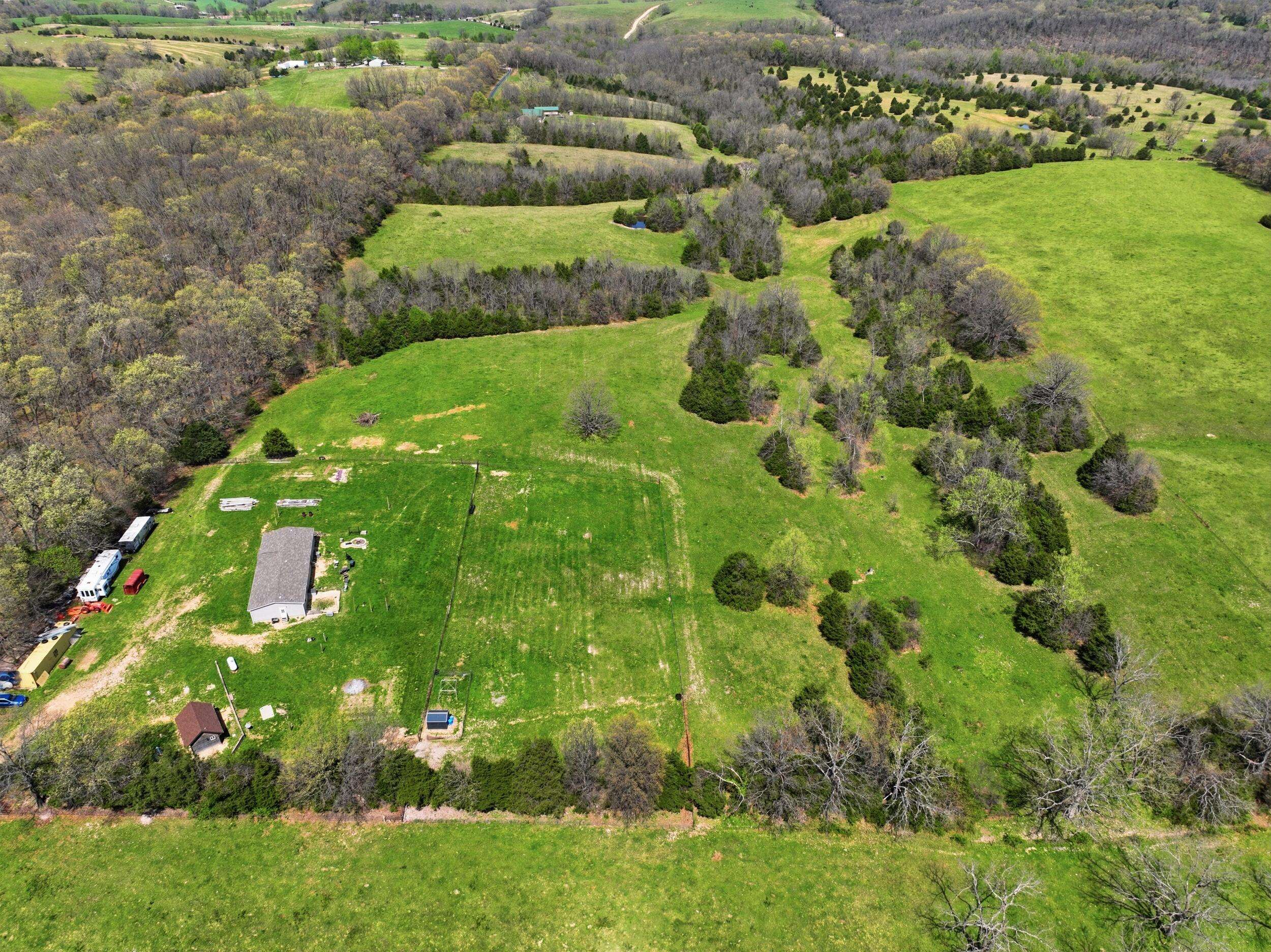 14489 Farm Road 1155, Cassville, MO 65625