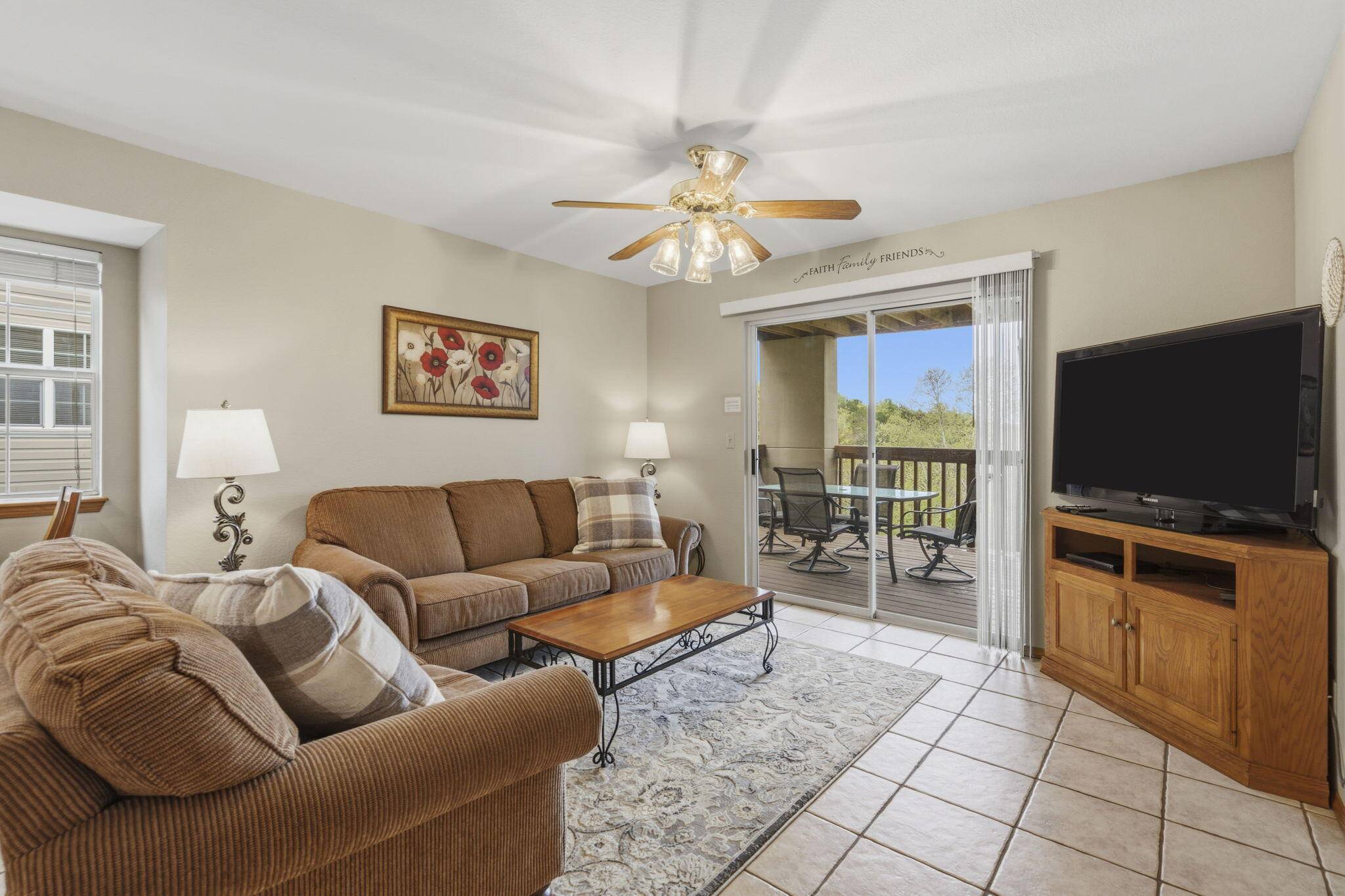 38 Lantern Bay LN #Apt 3, Branson, MO 65616