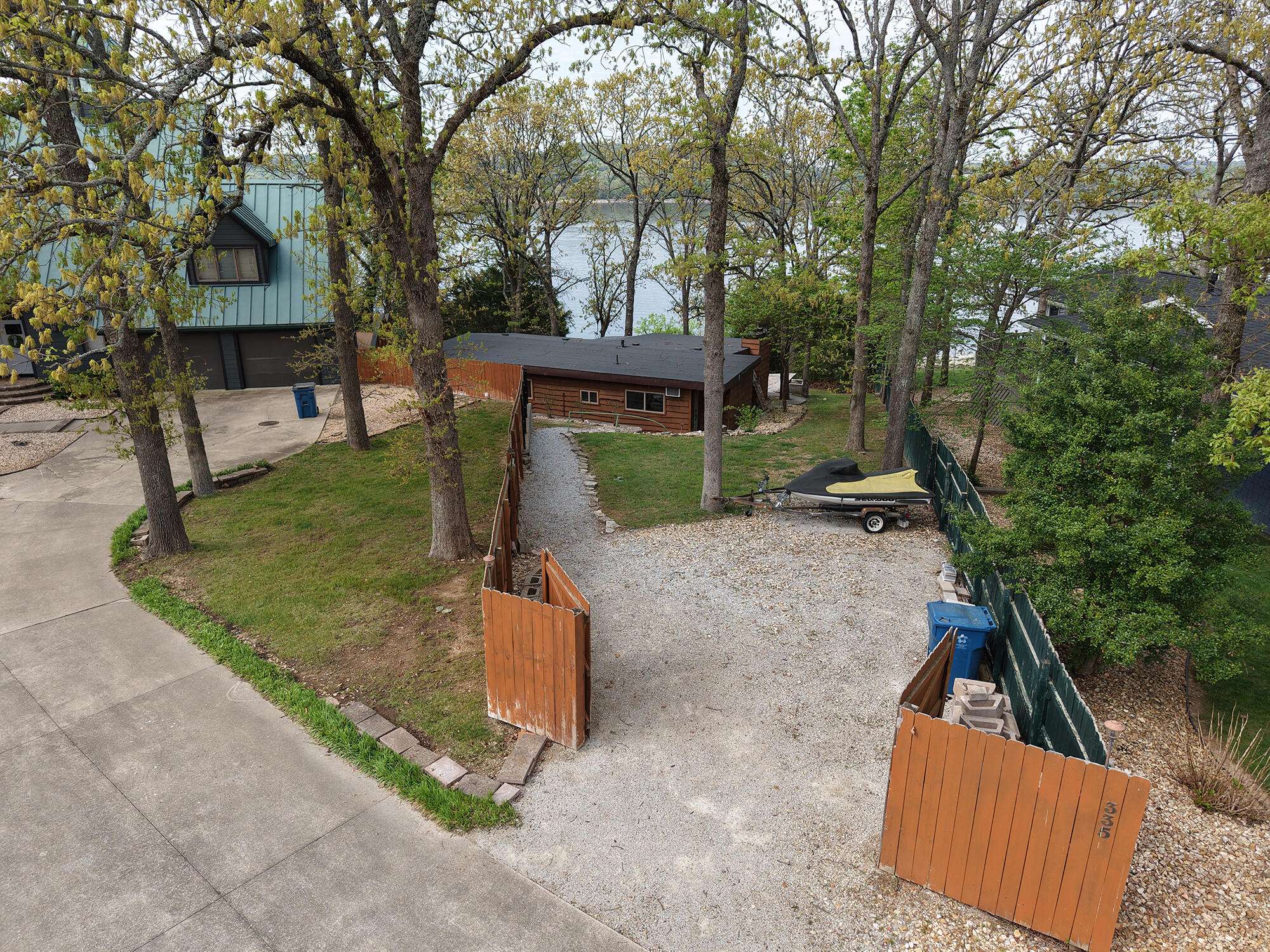 337 Parkside DR, Hollister, MO 65672