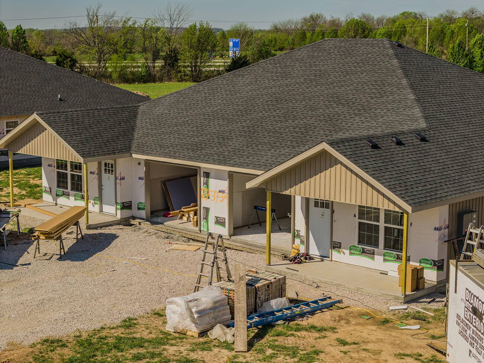 2721/2723 S Caden LN, Bolivar, MO 65613
