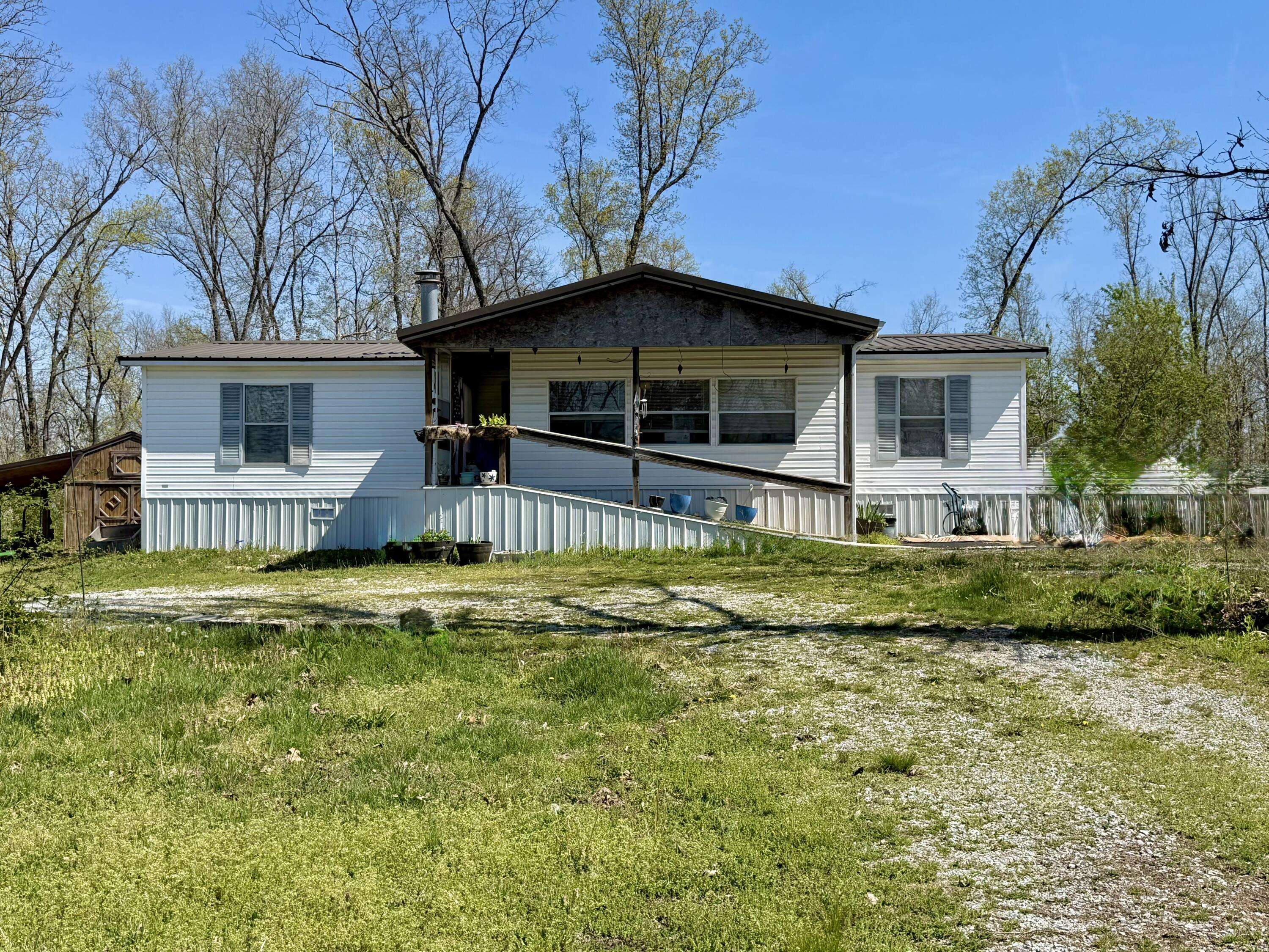 16639 Ridge RD, Houston, MO 65483