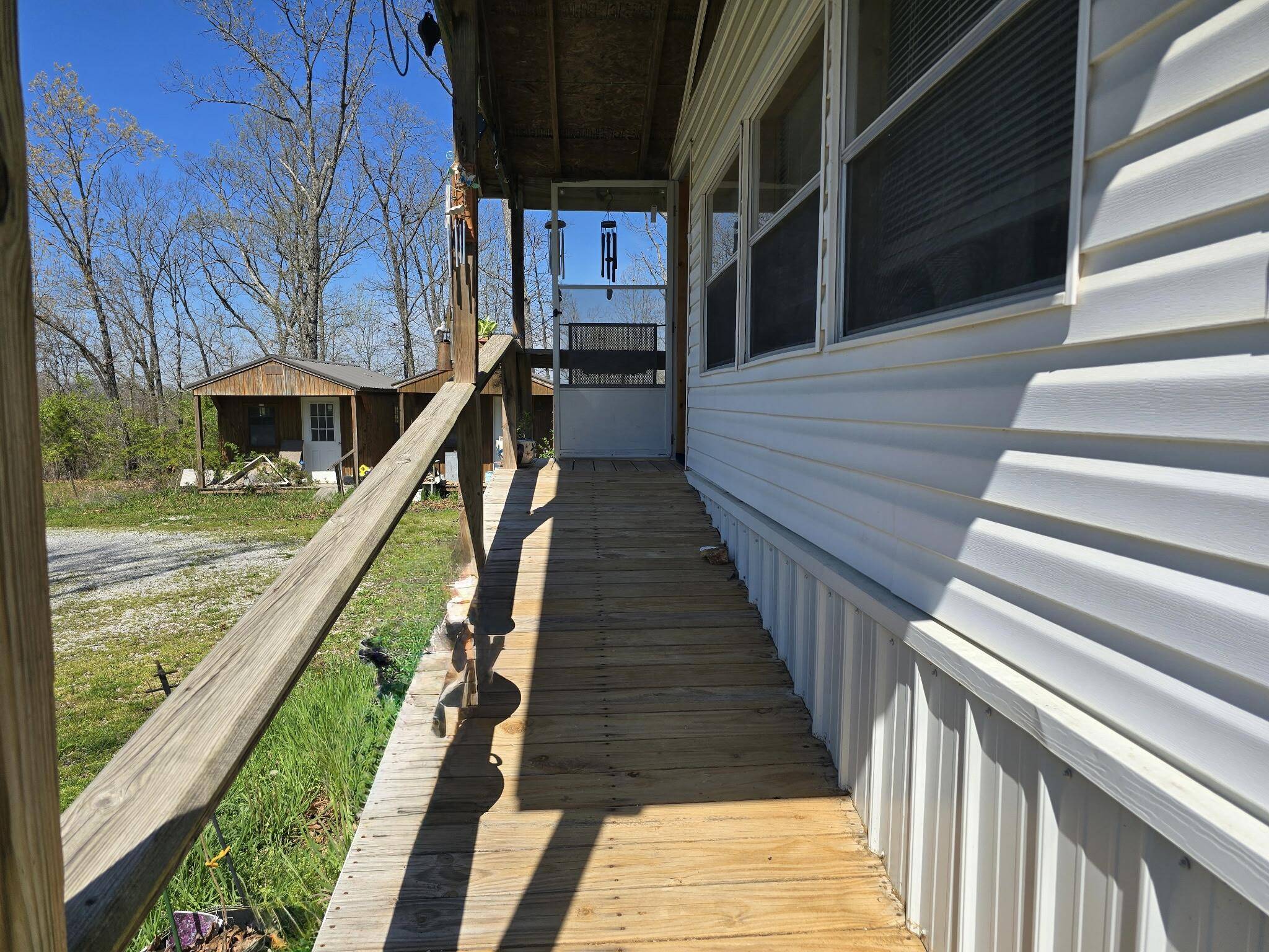 16639 Ridge RD, Houston, MO 65483