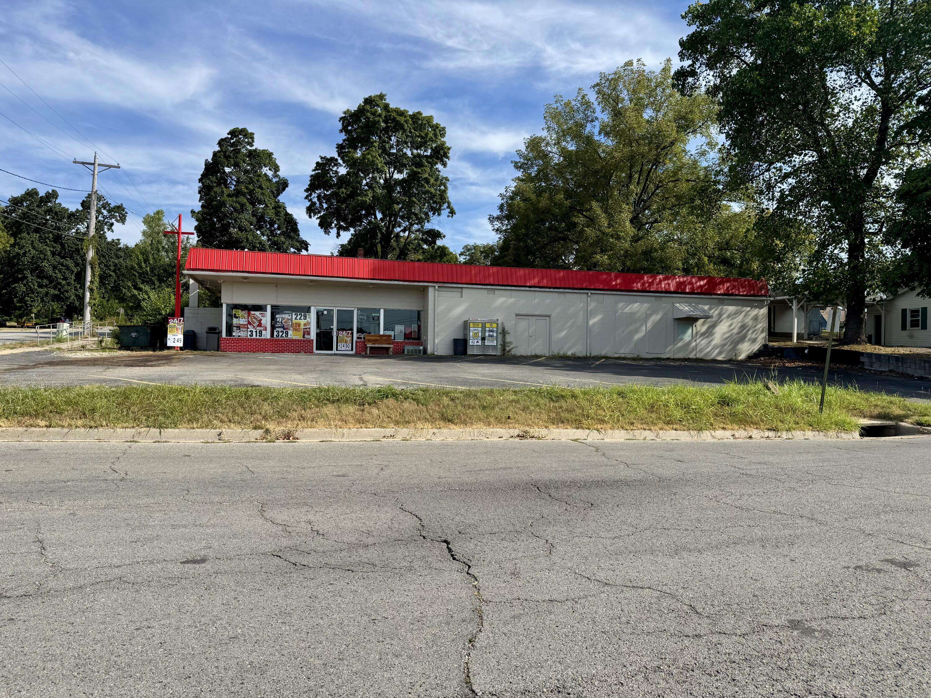 804 Saint Louis ST, West Plains, MO 65775