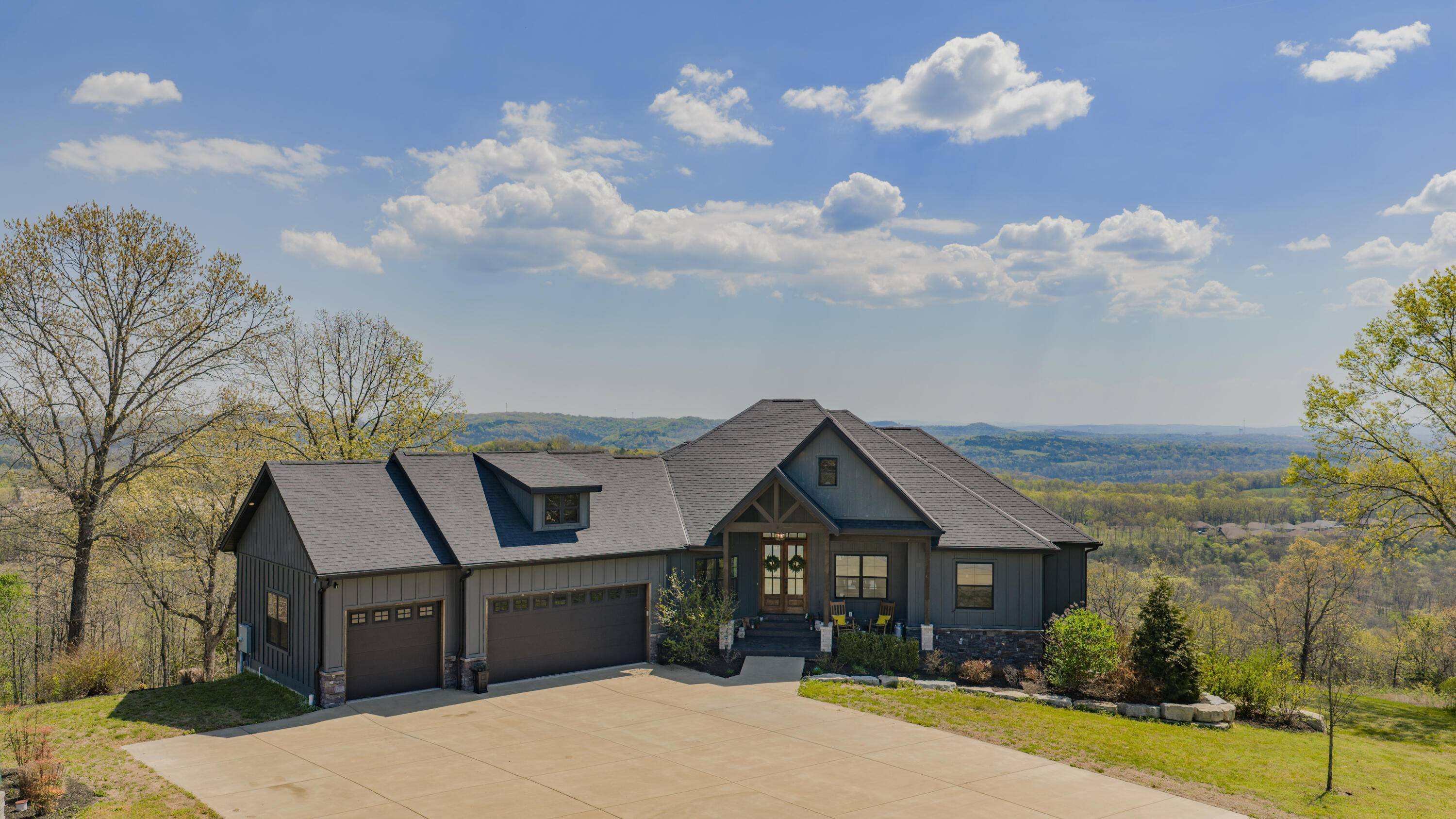 226 Chalcedony CT, Branson West, MO 65737