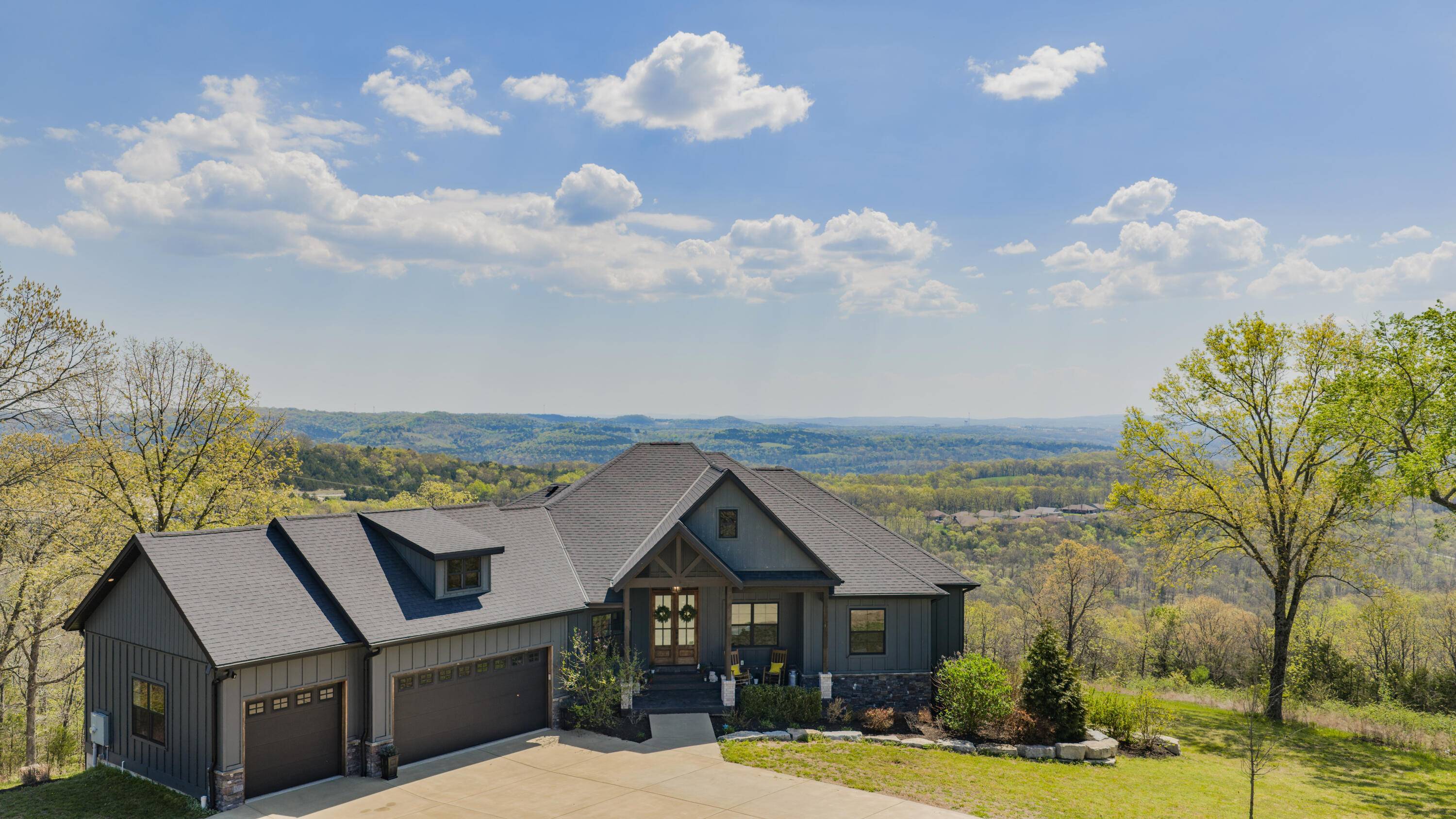 226 Chalcedony CT, Branson West, MO 65737