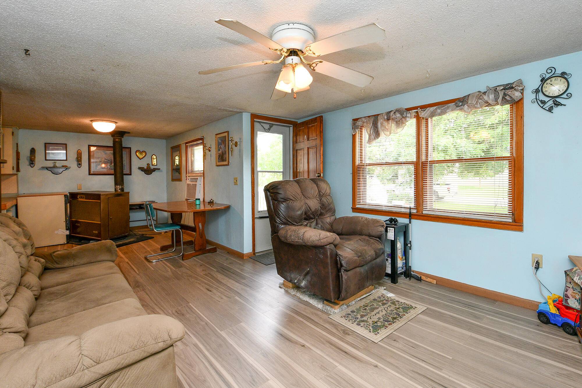 622 E Madison ST, Marshfield, MO 65706