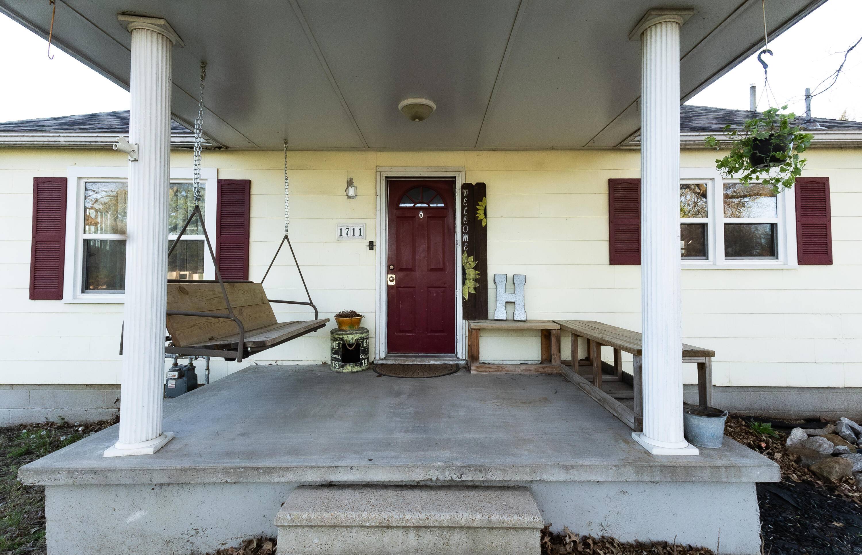 1711 N Ash ST, Nevada, MO 64772