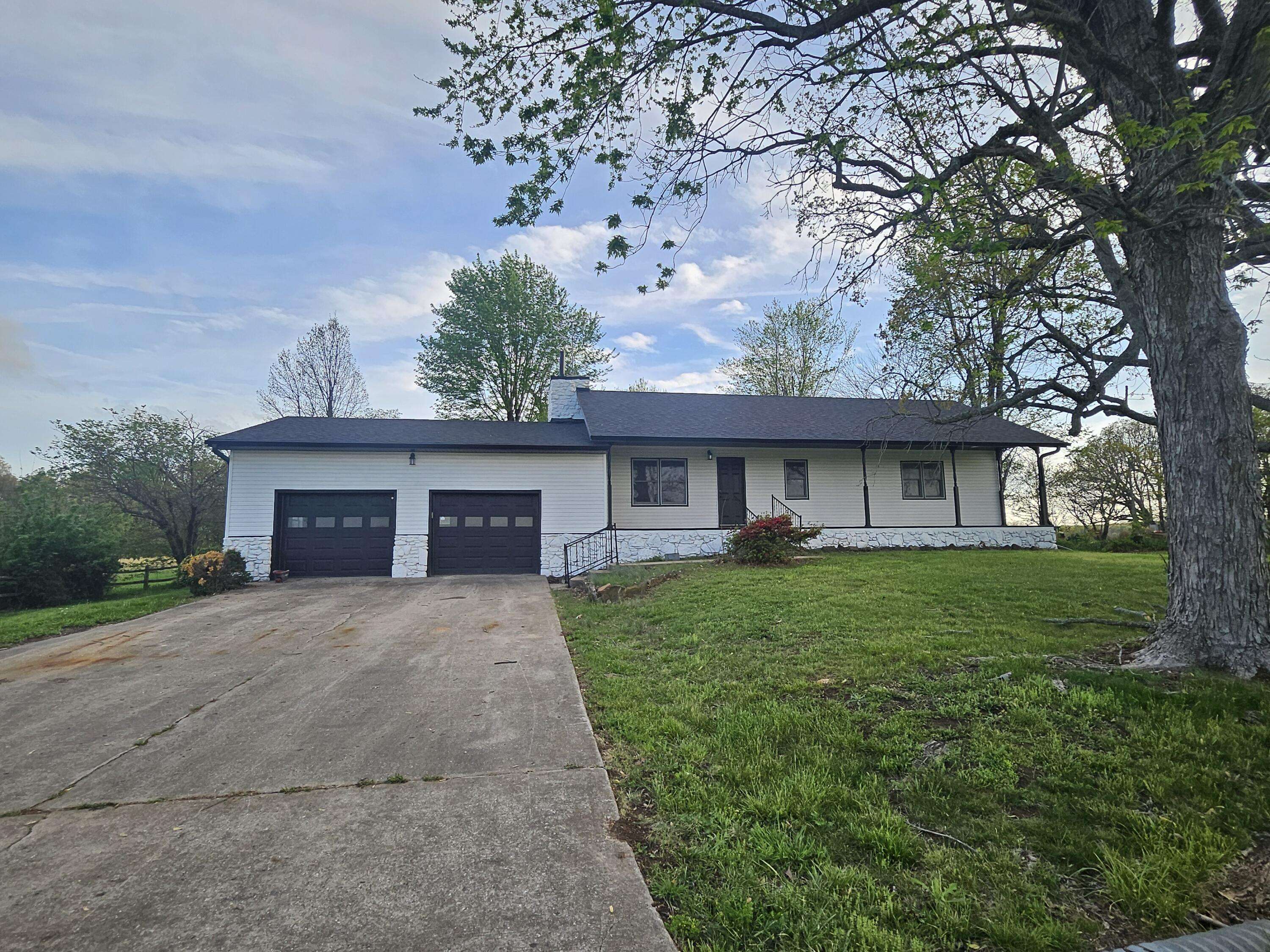 7647 Lawrence 2210, Monett, MO 65708