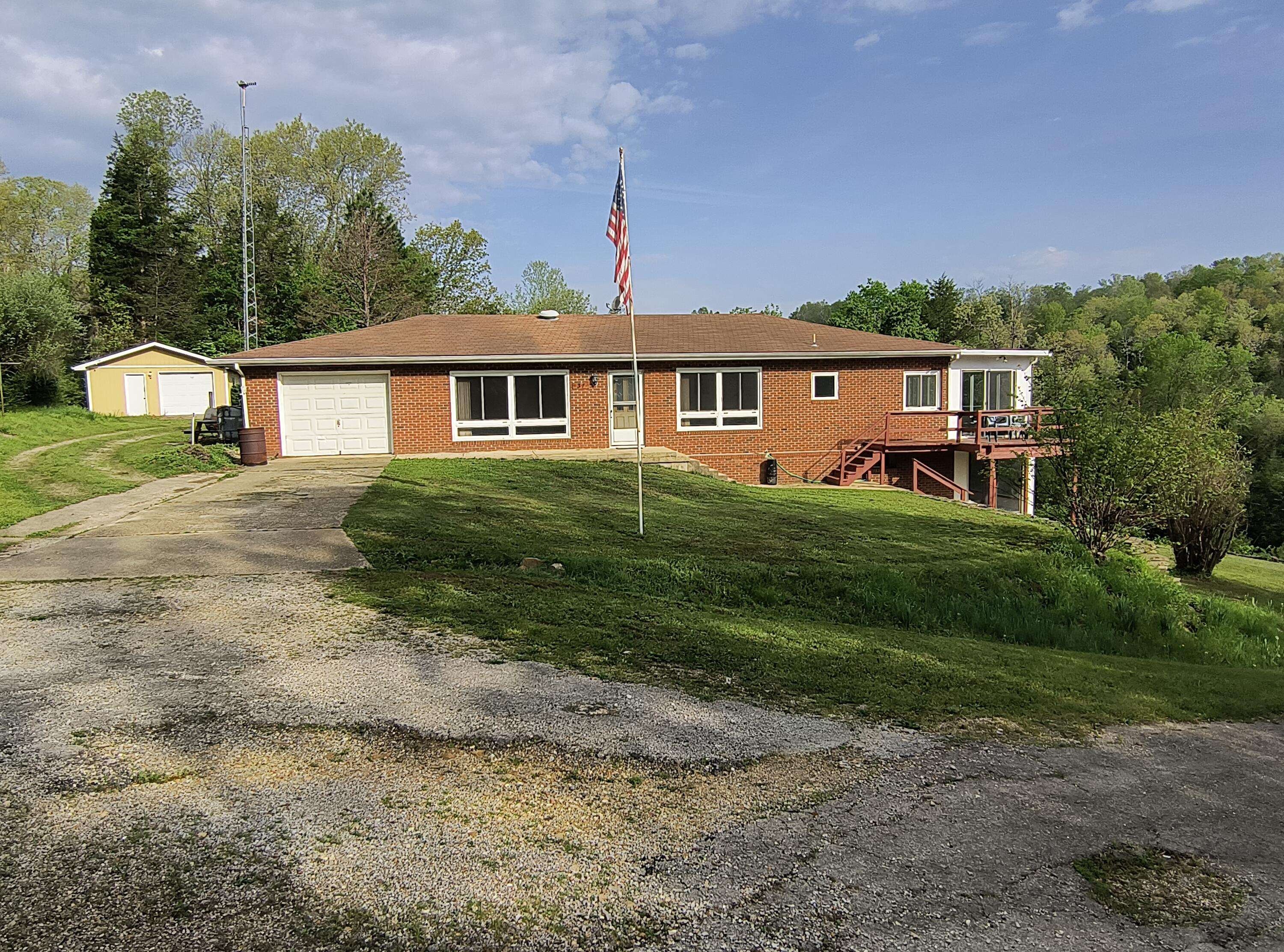 31 Parkview CIR, Theodosia, MO 65761