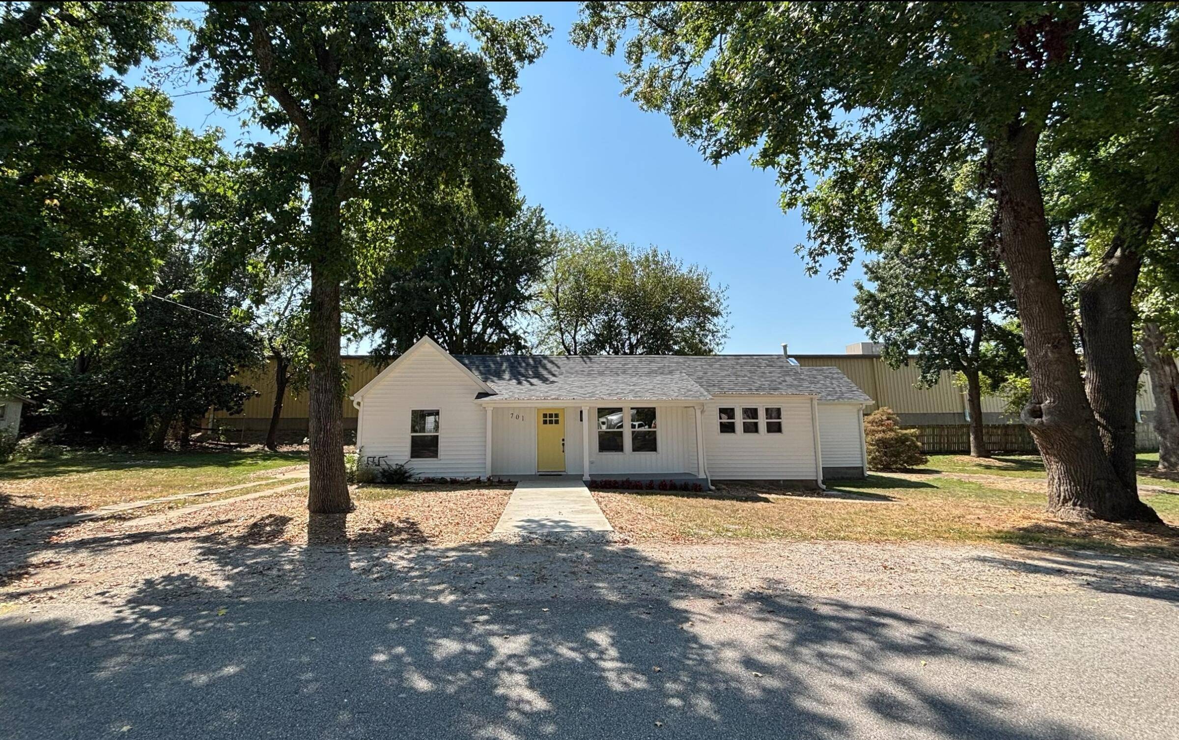 701 A ST, Golden City, MO 64748