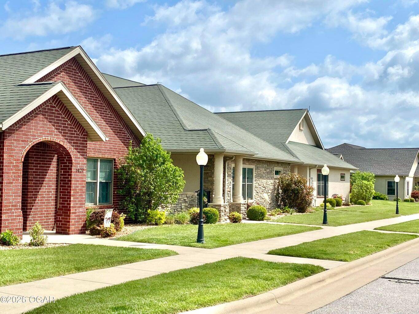 1929 Bluebird WAY, Carthage, MO 64836