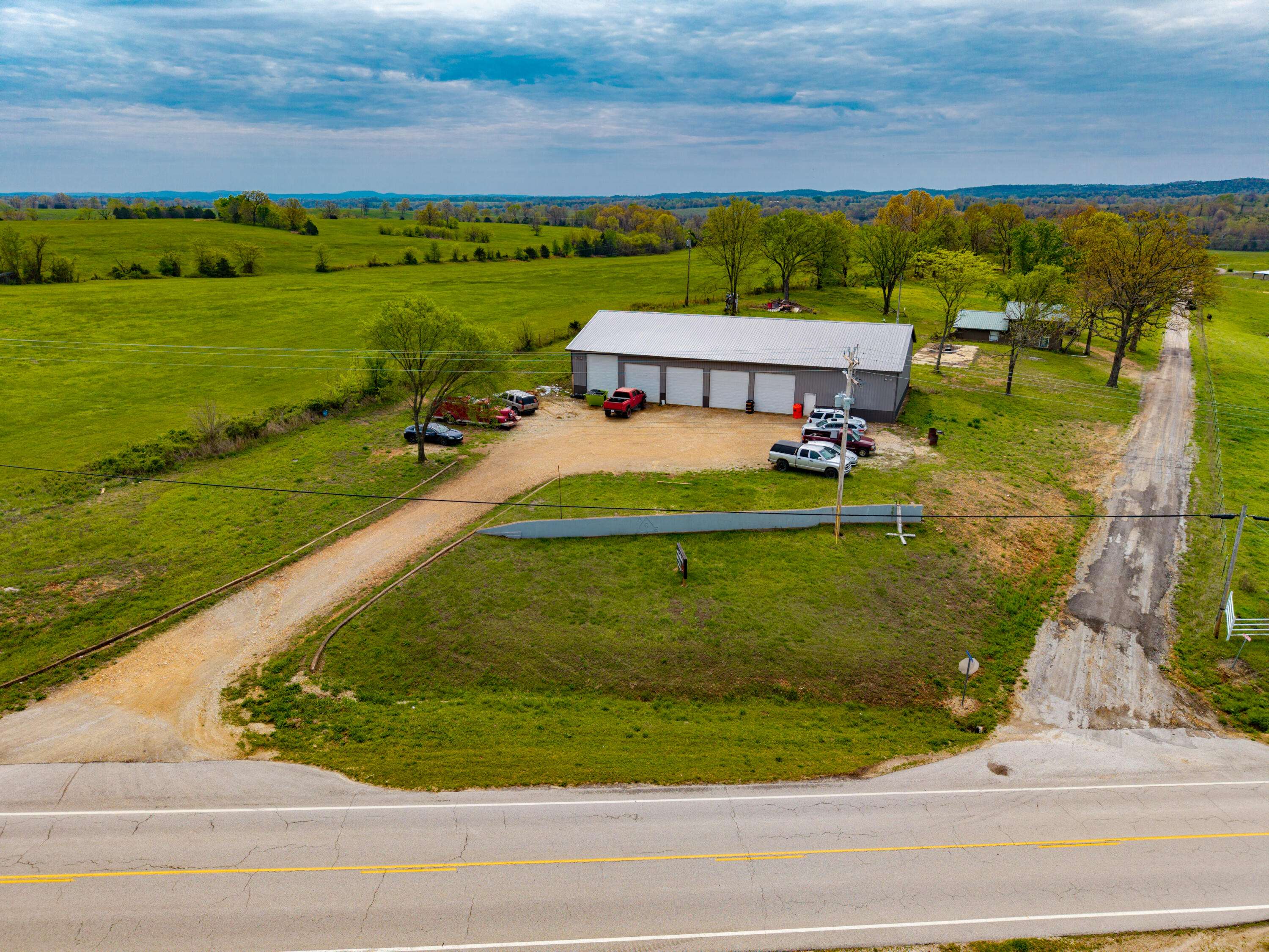 28 Wallace Ranch RD, Theodosia, MO 65761