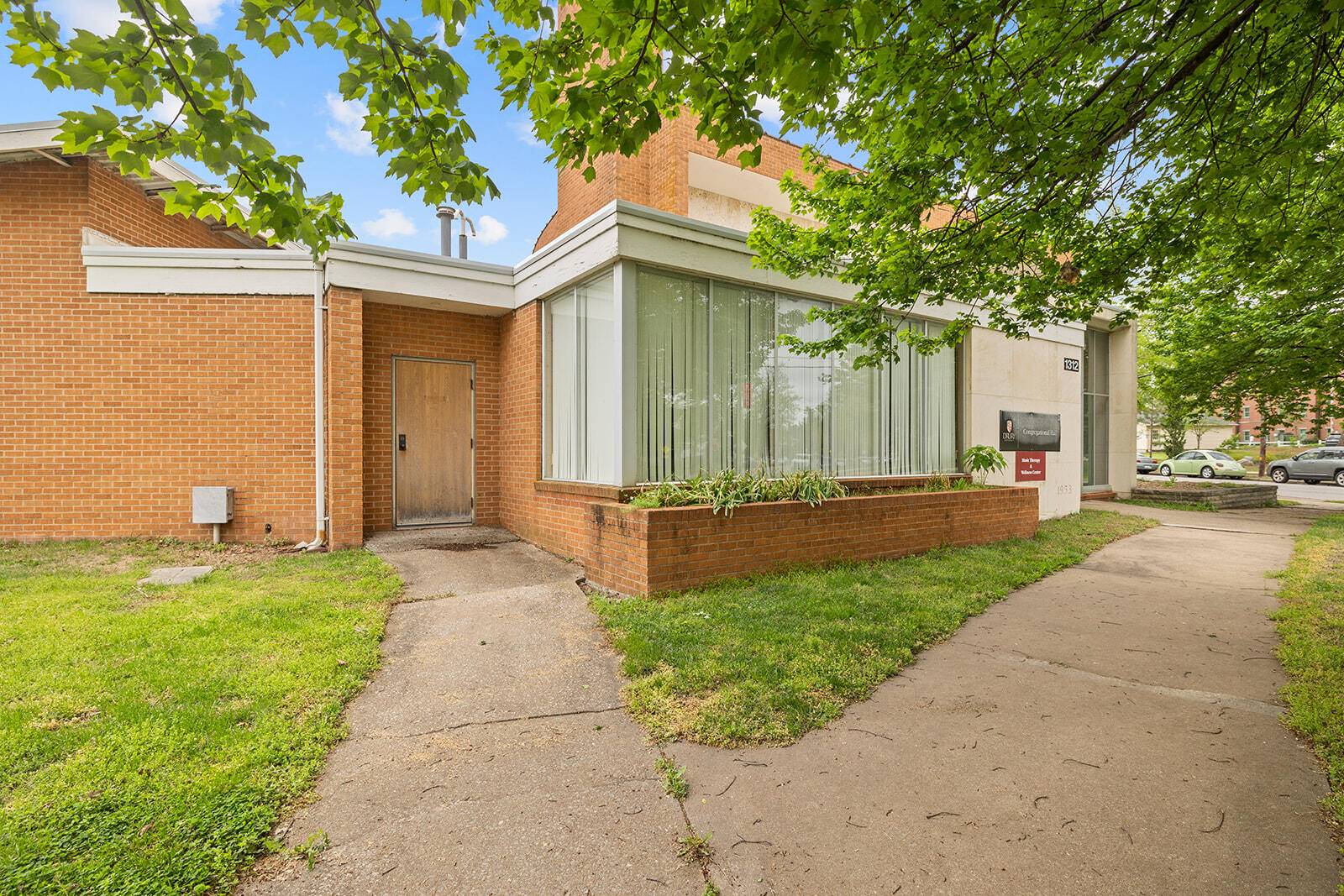 517 E Calhoun ST, Springfield, MO 65802