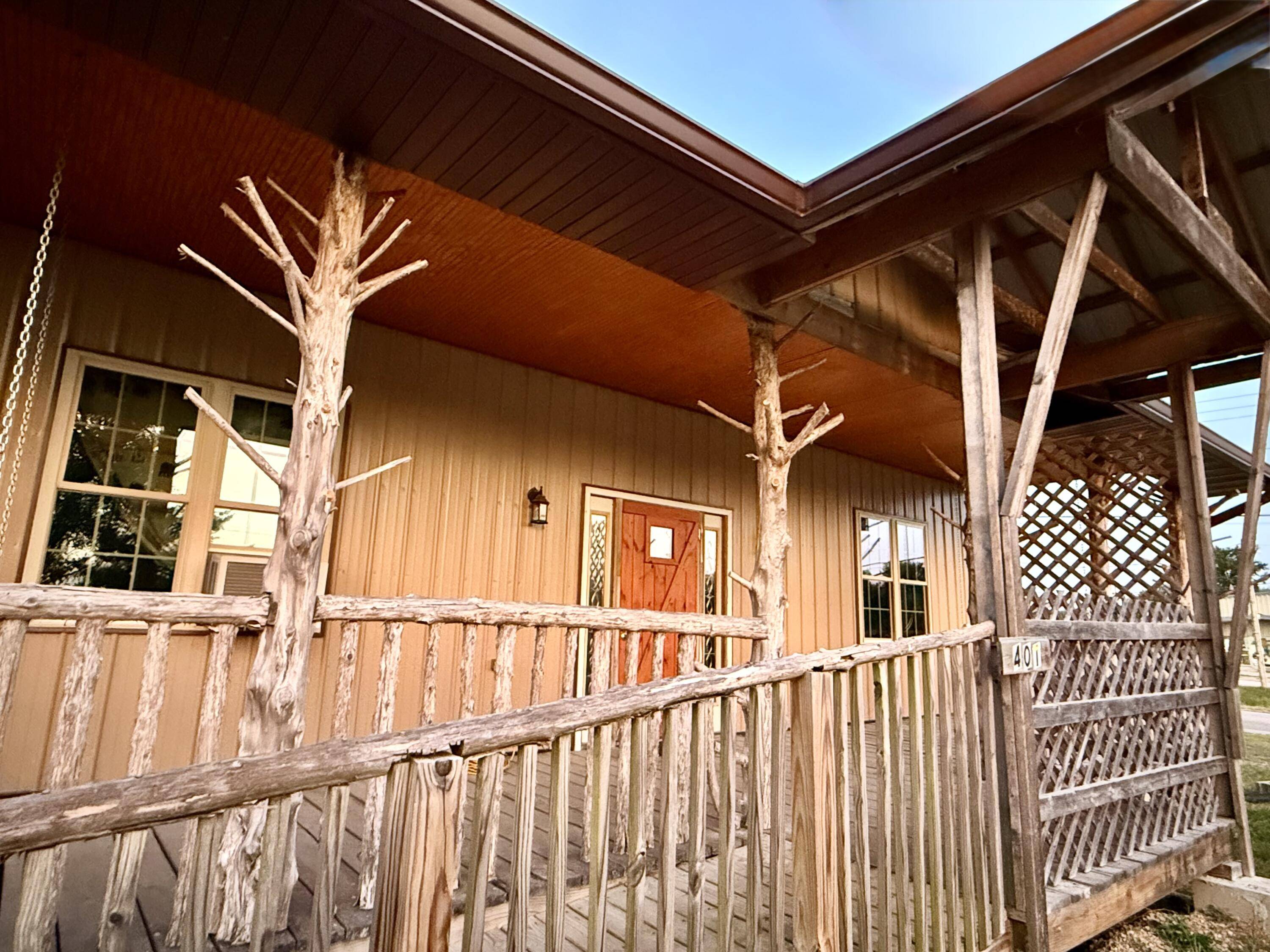 401 N Busch ST, Mountain Grove, MO 65711
