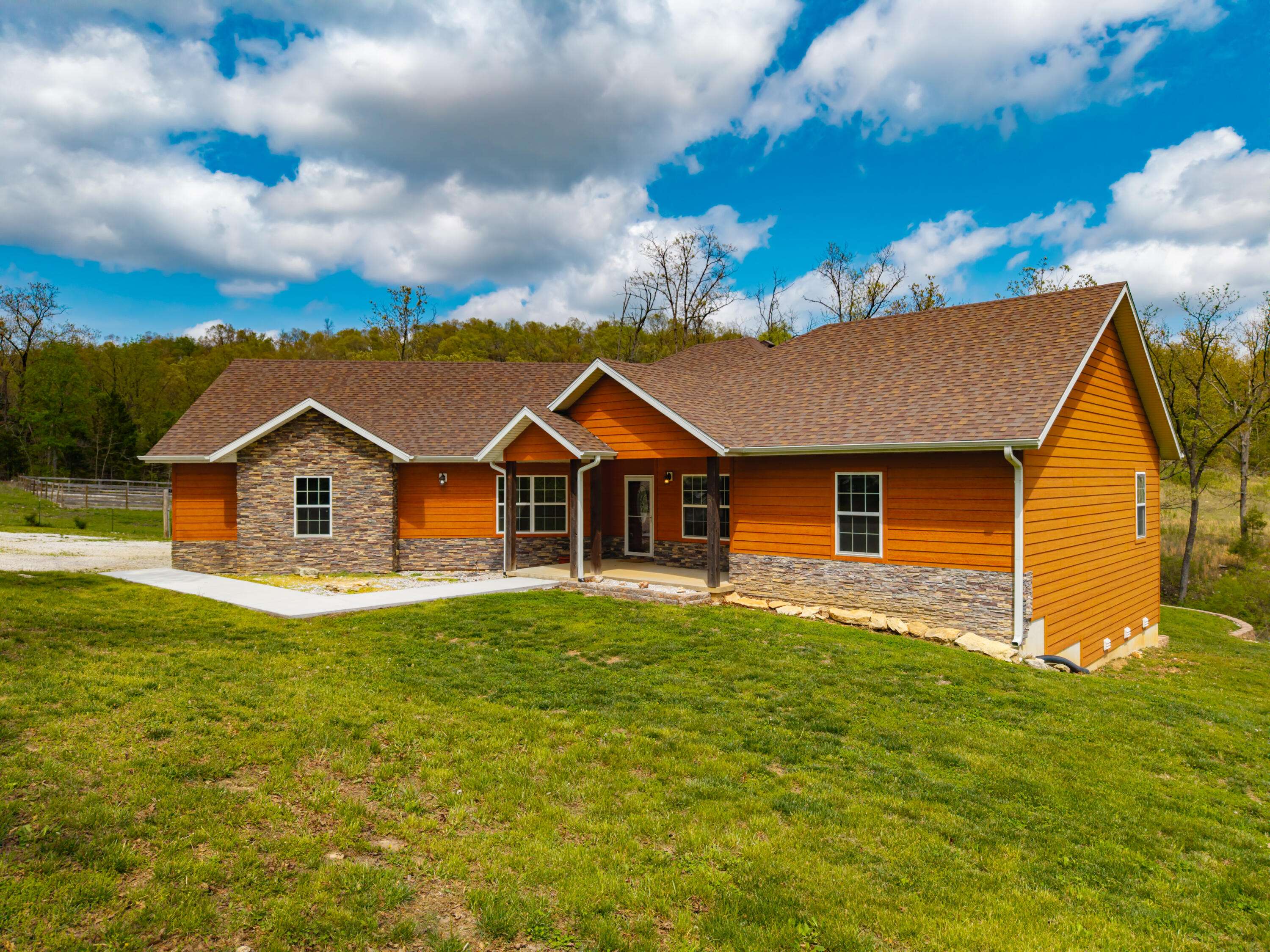 633 E Mountain DR, Bruner, MO 65620