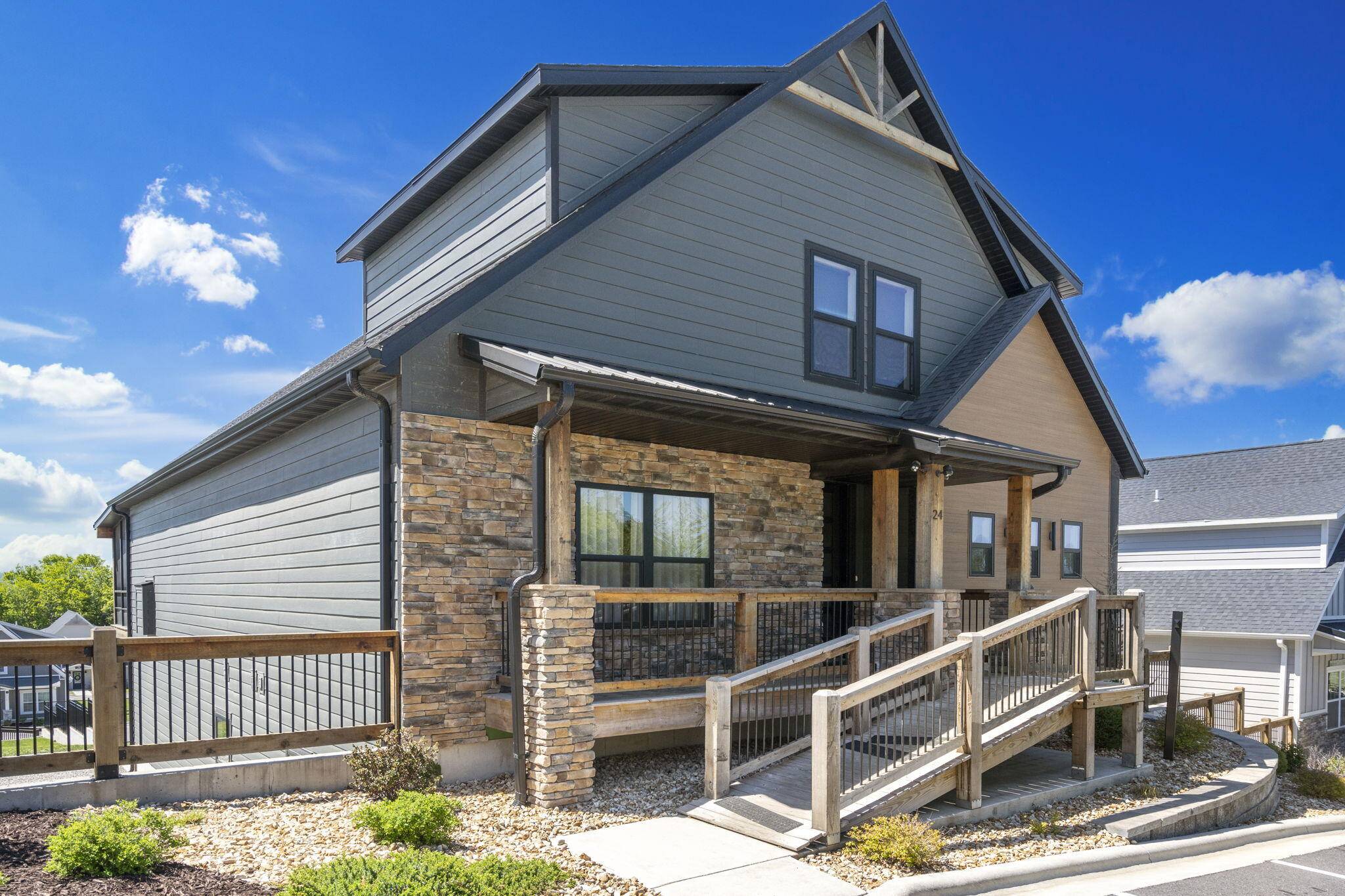 6324 State Hwy 165 #24, Hollister, MO 65672