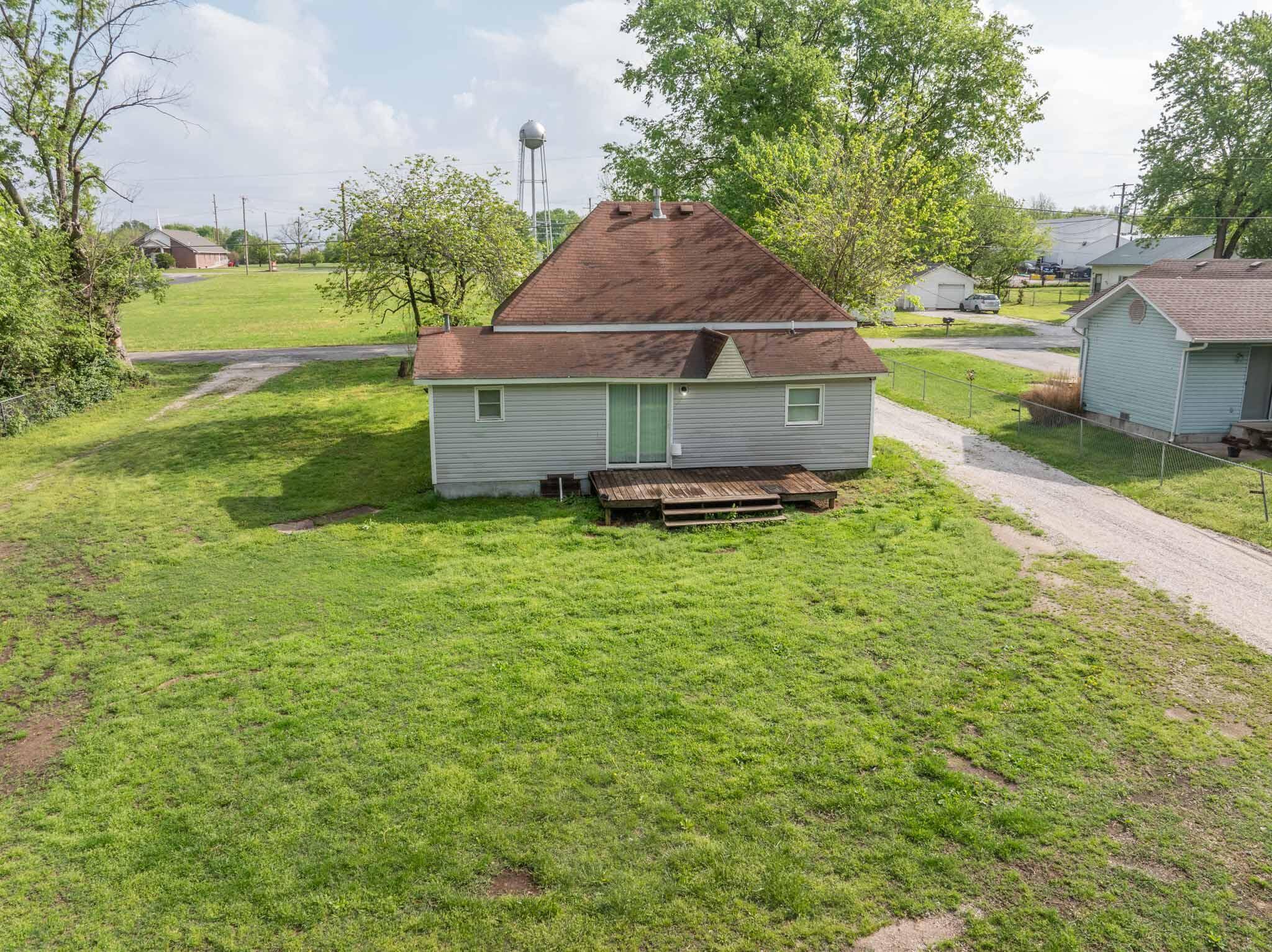 200 W Robberson ST, Willard, MO 65781