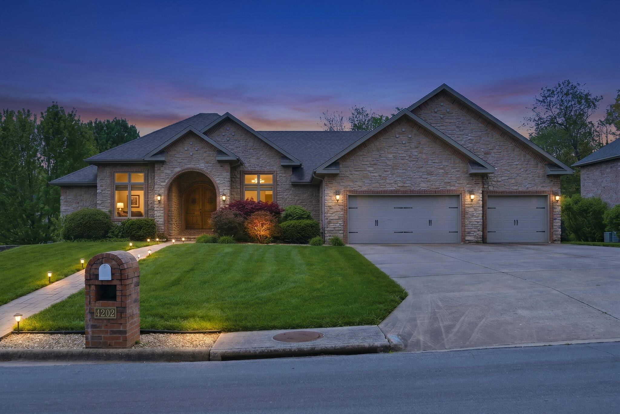 4202 Buttonwood DR, Nixa, MO 65714