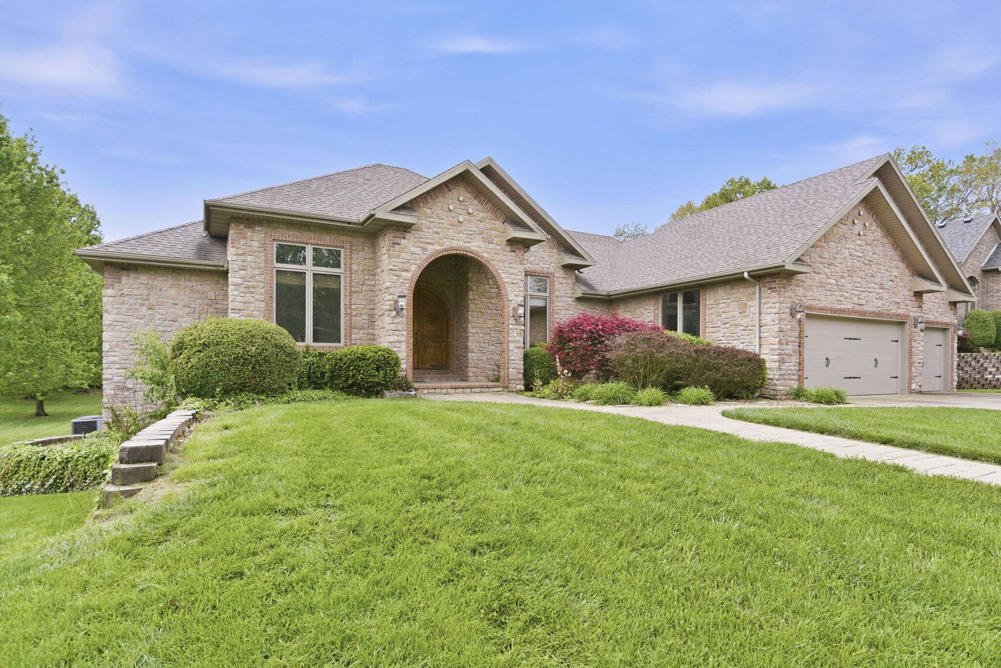 4202 Buttonwood DR, Nixa, MO 65714