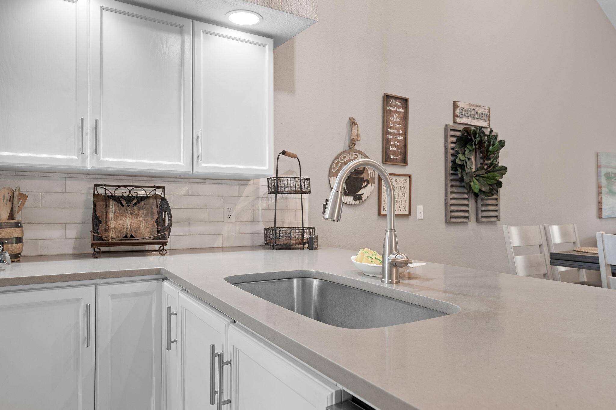 225 Lower Emerald Bay CIR #17, Hollister, MO 65672