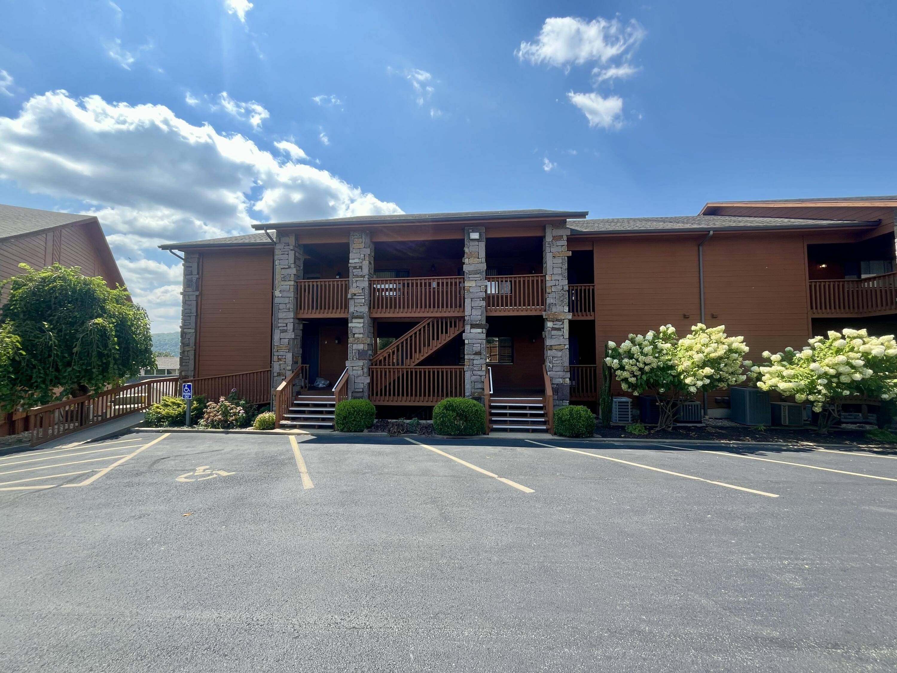 175 Avondale DR #14, Branson, MO 65616