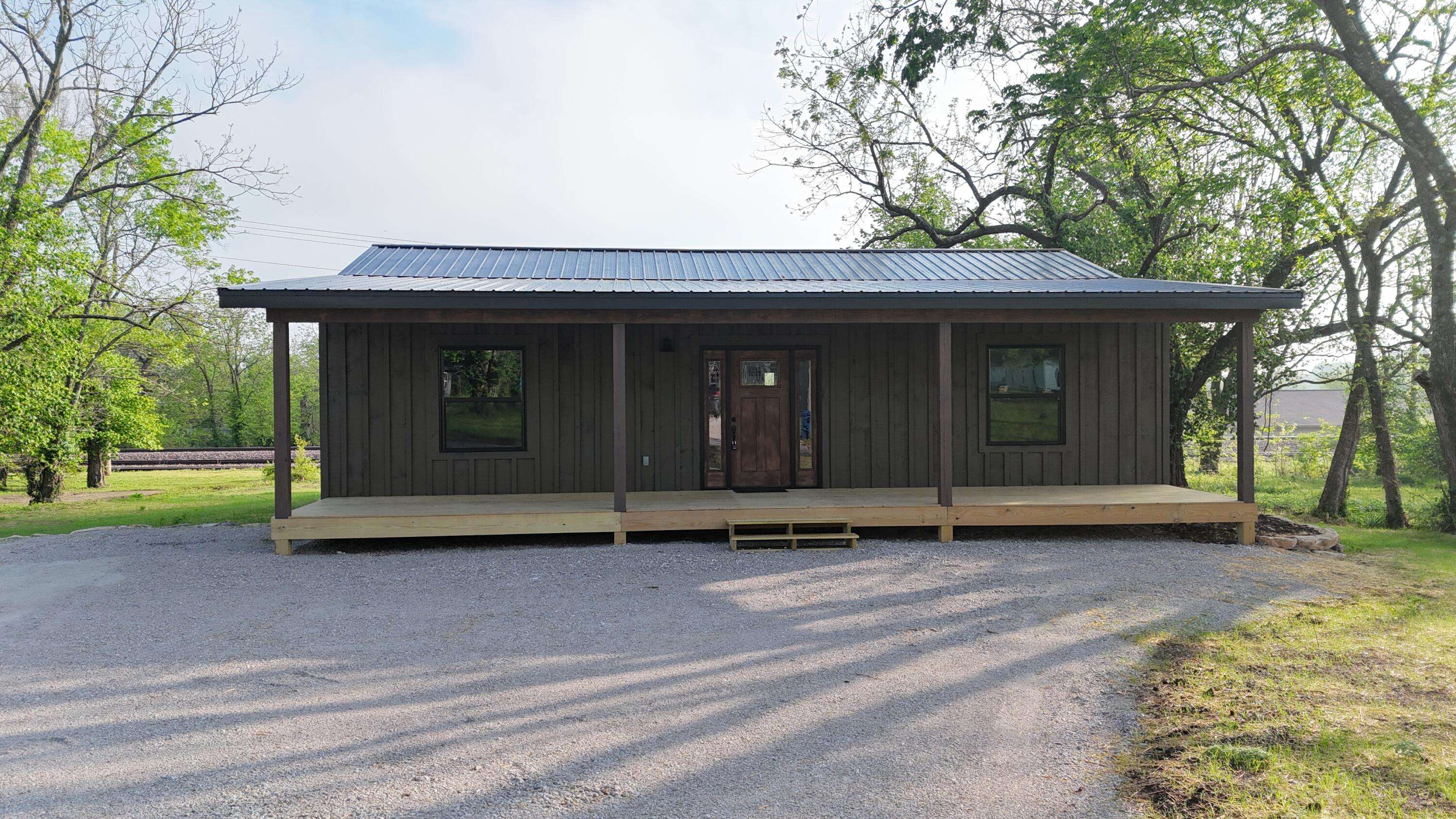 204 W High ST, Mansfield, MO 65704