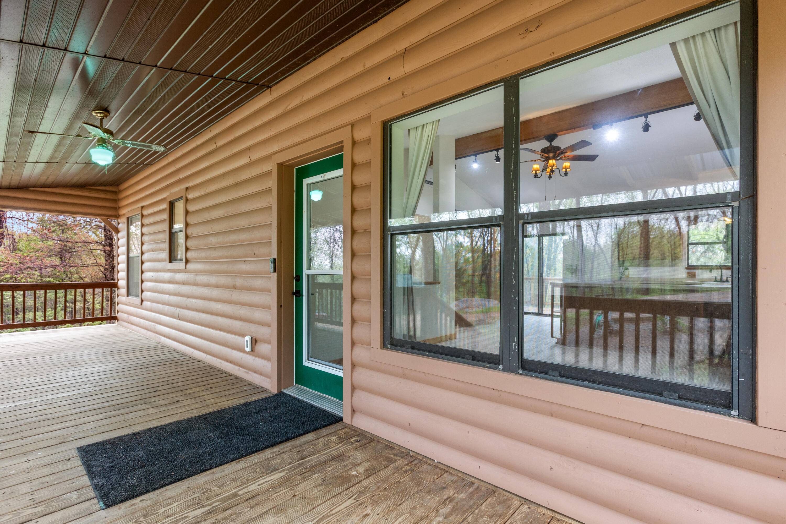 250 Little Road LN, Reeds Spring, MO 65737