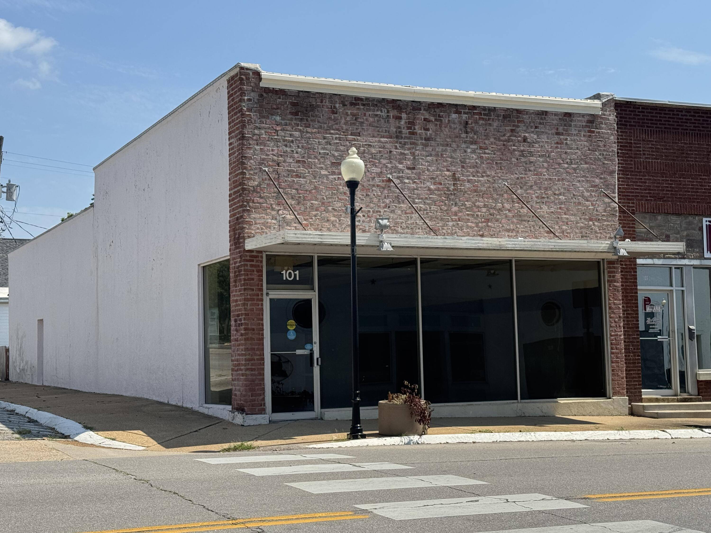 101 East Main Street, Willow Springs, MO 65793