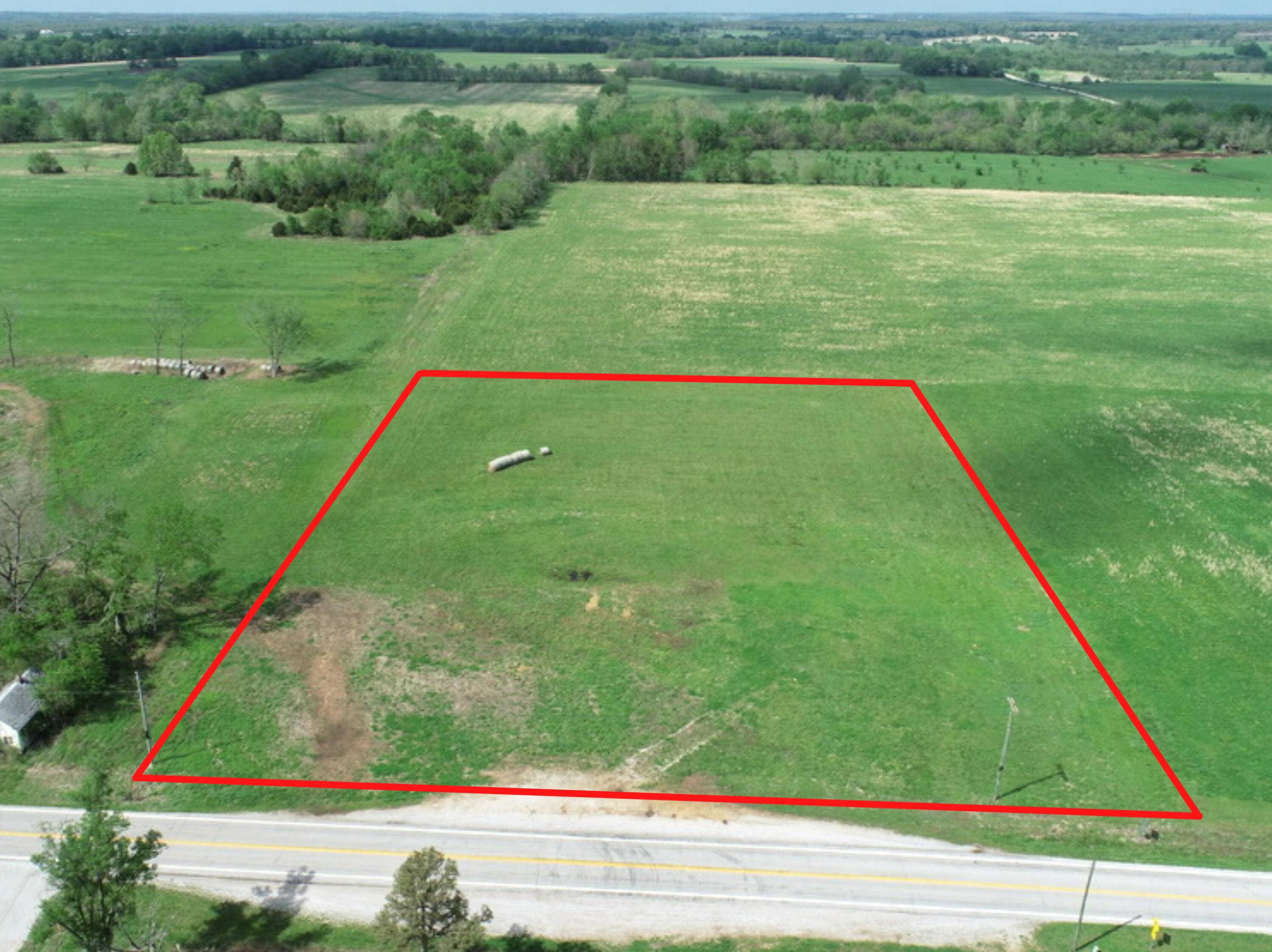 6777 E Highway 32, El Dorado Springs, MO 64744