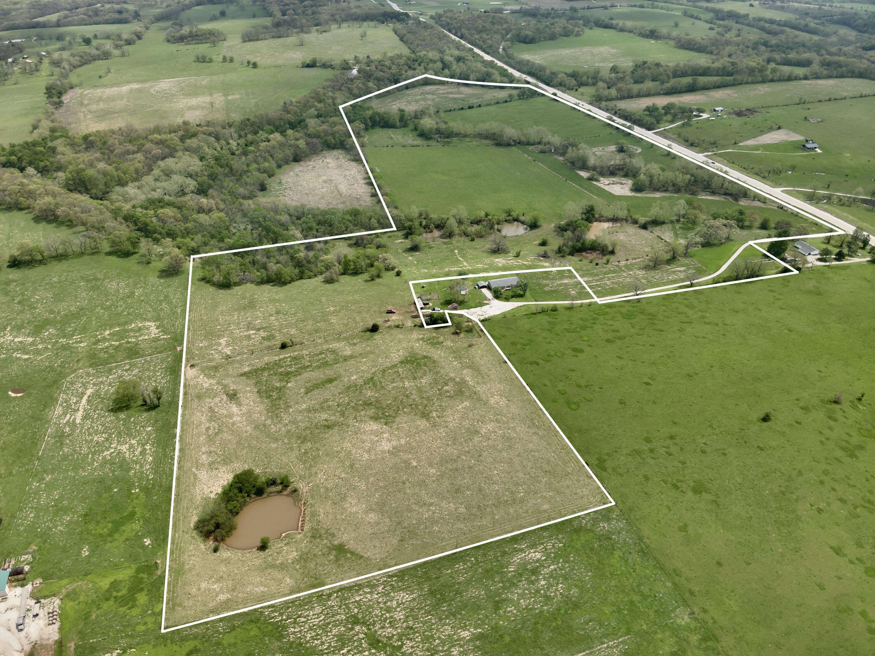 000 32 HWY, Fair Play, MO 65649