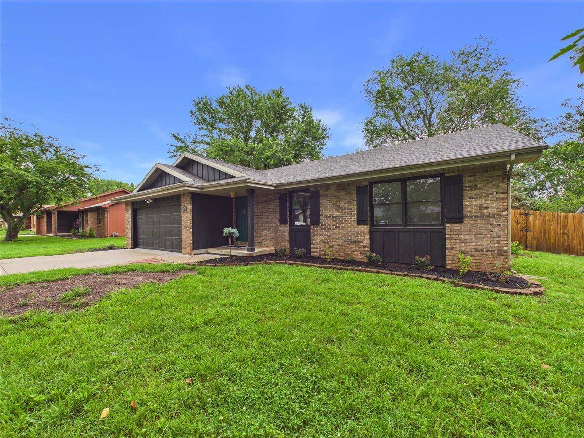 638 S Hampton AVE, Republic, MO 65738