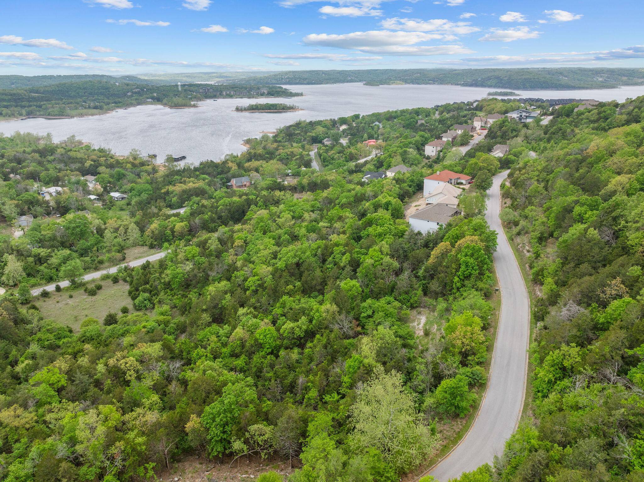 300 Samaras WAY, Hollister, MO 65672