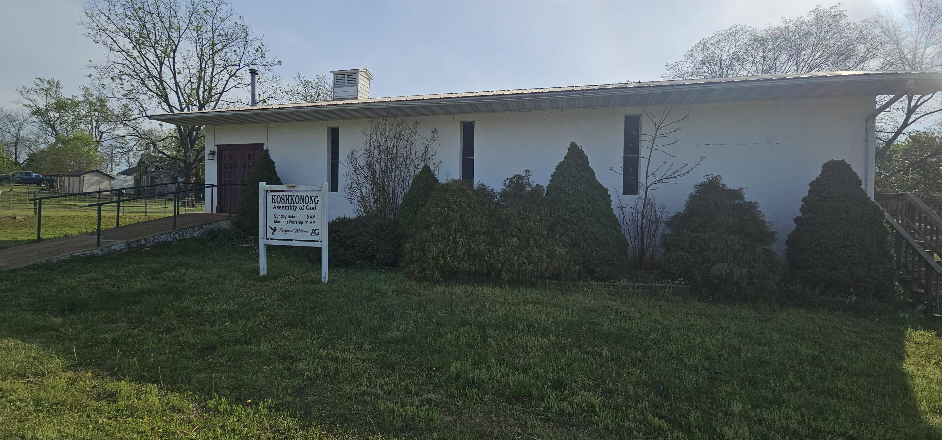 400 Bingham ST, Koshkonong, MO 65692