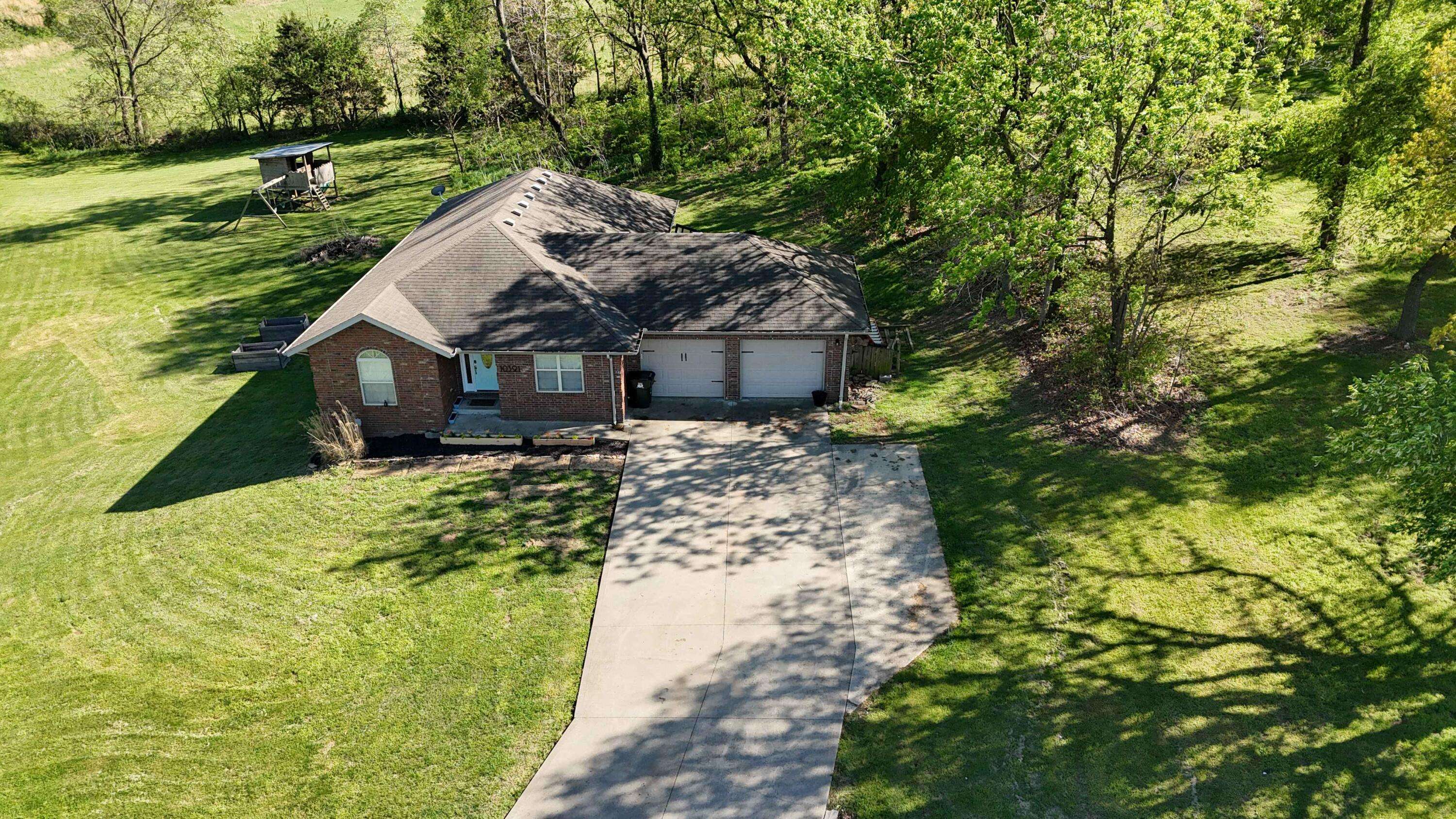 10391 Mcgruder BLVD, Cassville, MO 65625