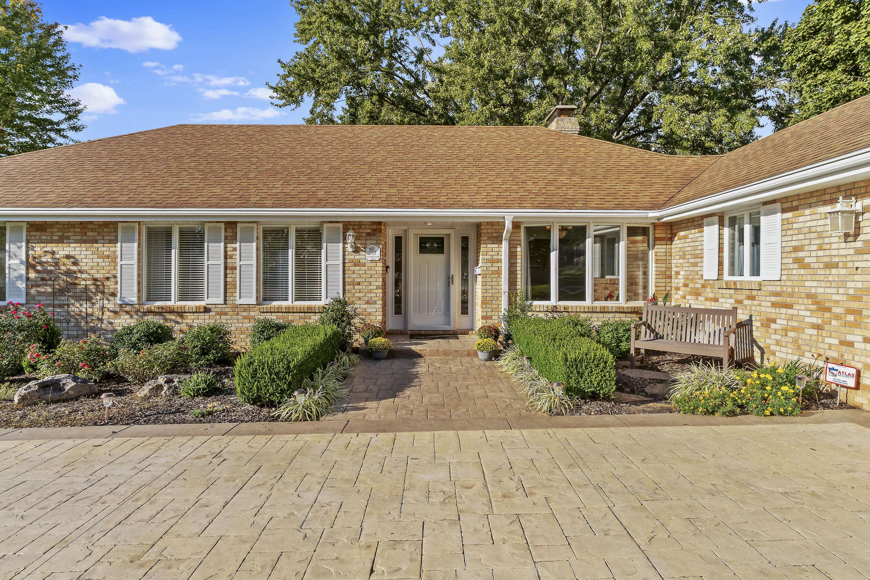 2747 E Rocklyn RD, Springfield, MO 65804